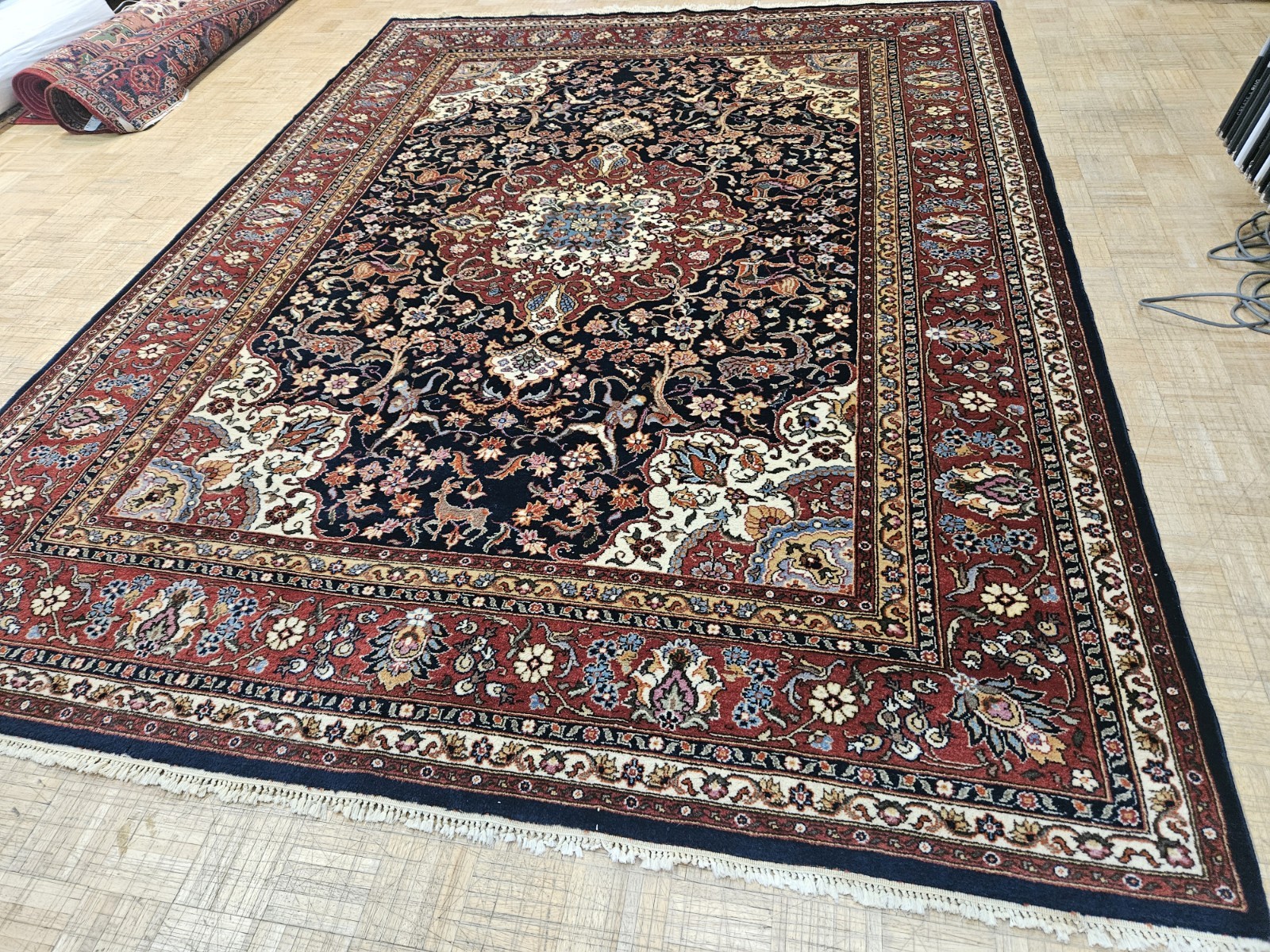 9×12 INDO HUNTING HERIZ ORIENTAL RUG – HAND WOVEN RUG 100% WOOL – GOOD CONDITION