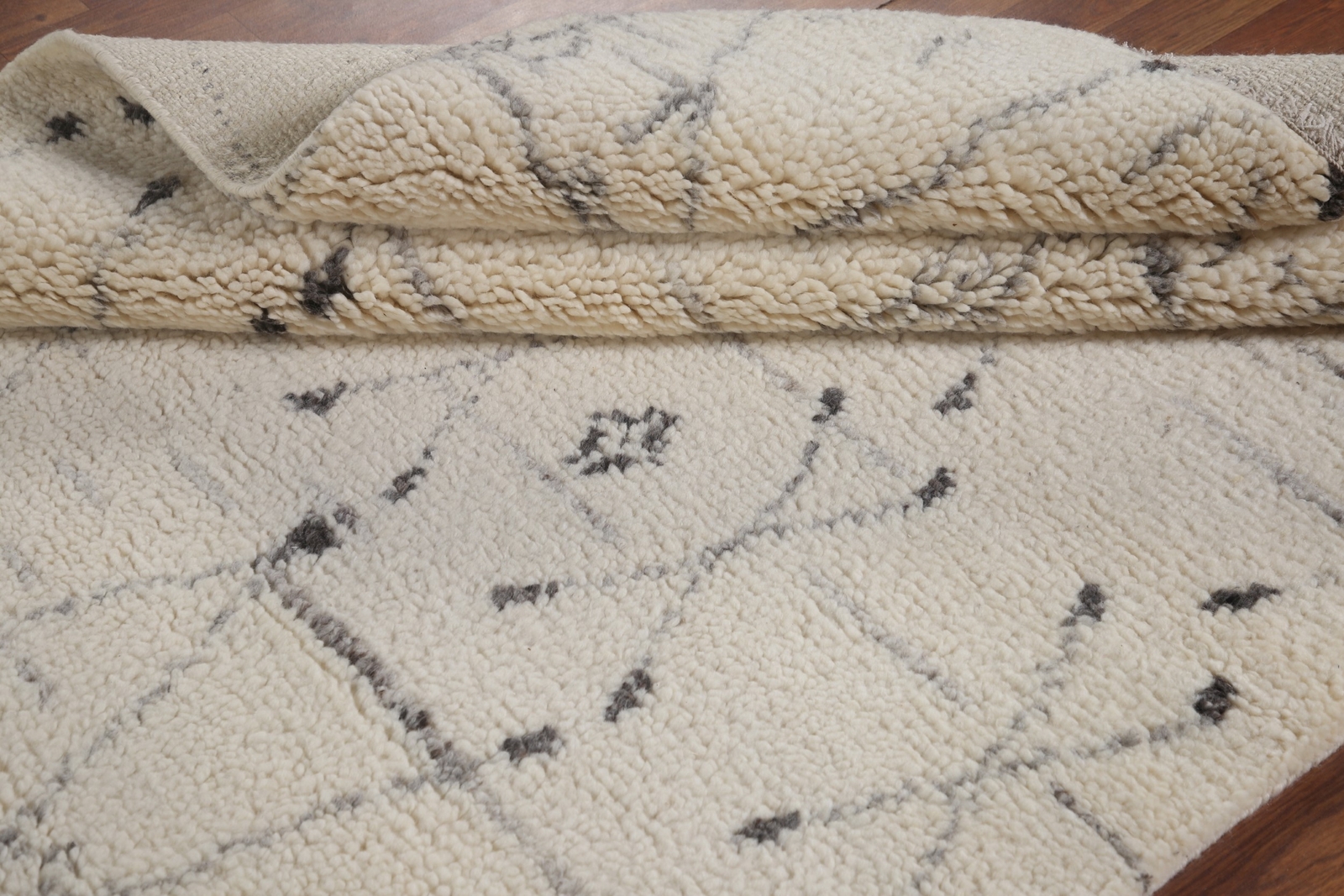 Handwoven Luxury Hand-Knotted Moroccan Indian Area Rugs for Any Space 5×8 ft