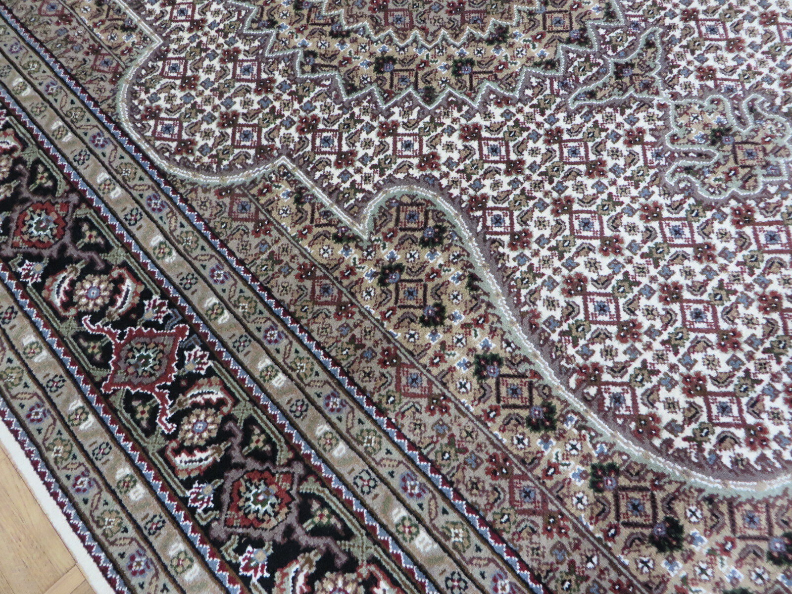 5’9 x 9 Hand Knotted Ivory Mahi Tabrez Rug Wool & Silk G9449