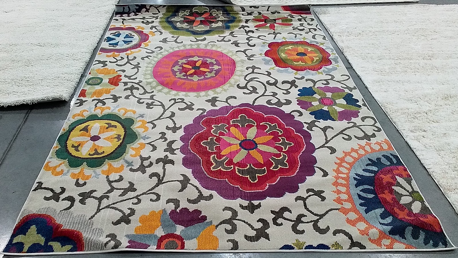 IVORY / MULTI 6′-7″ x 9′-2″ Back Stain Rug, Reduced Price 1172791407 MNC233A-6