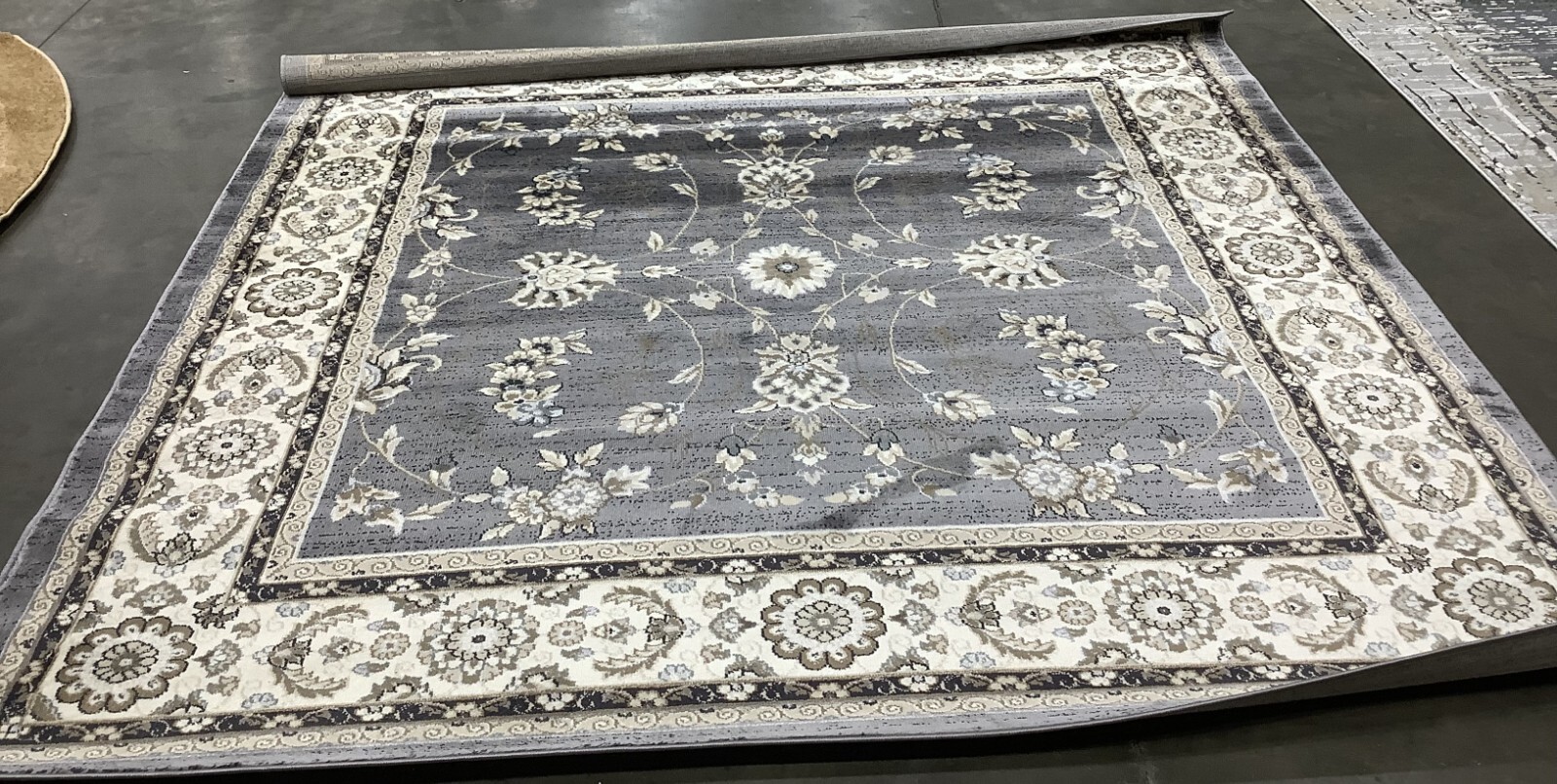 GREY / CREAM 7′-0″ x 7′-0″ Damaged Rug, Reduced Price 1172679245 LNH340G-7SQ