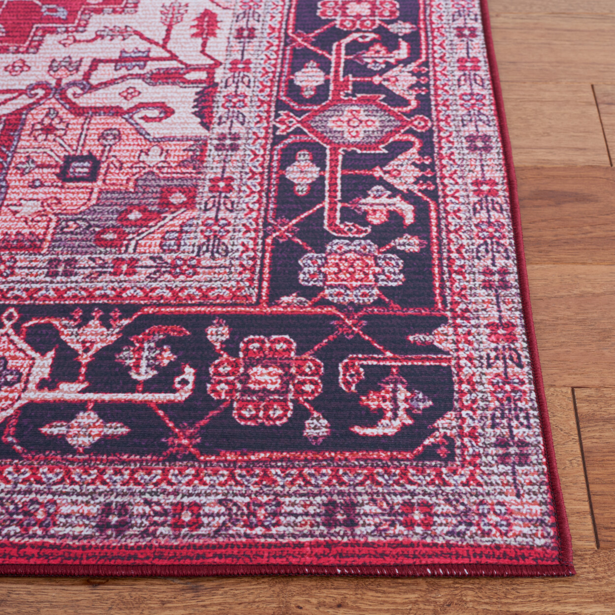 SAFAVIEH Tucson Collection TSN128Q Red / Navy Rug