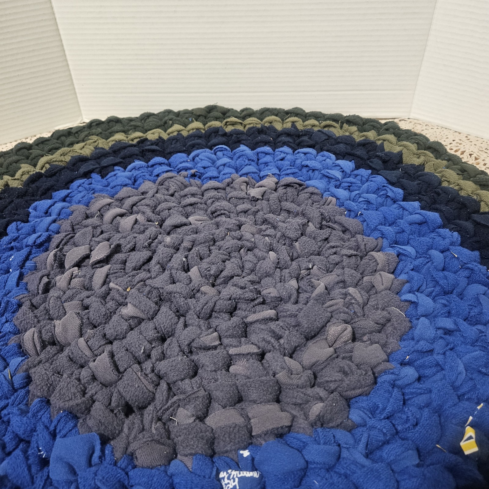 New Handmade Rag Rug Round Braided Recycled Fabric Farmhouse Boho 31″