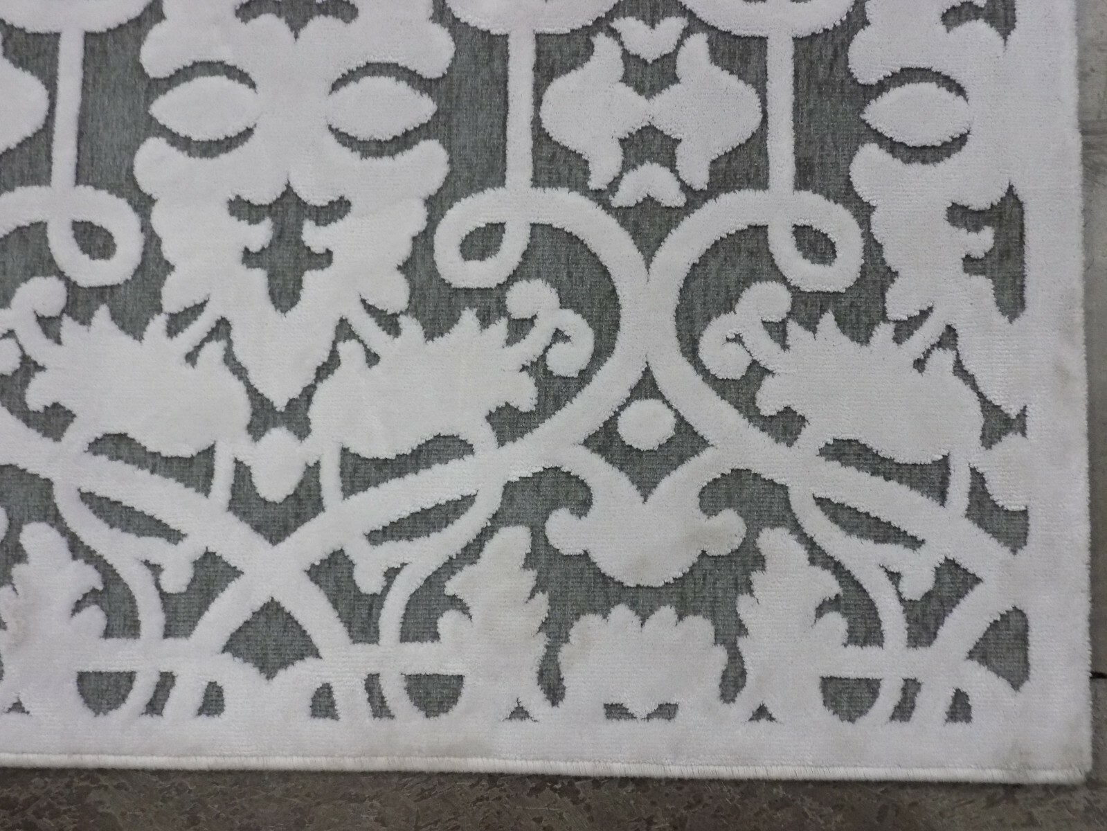 IVORY / GREY 2′-3″ X 3′-11″ Stained Rug, Reduced Price 1172578366 PARB636C-24