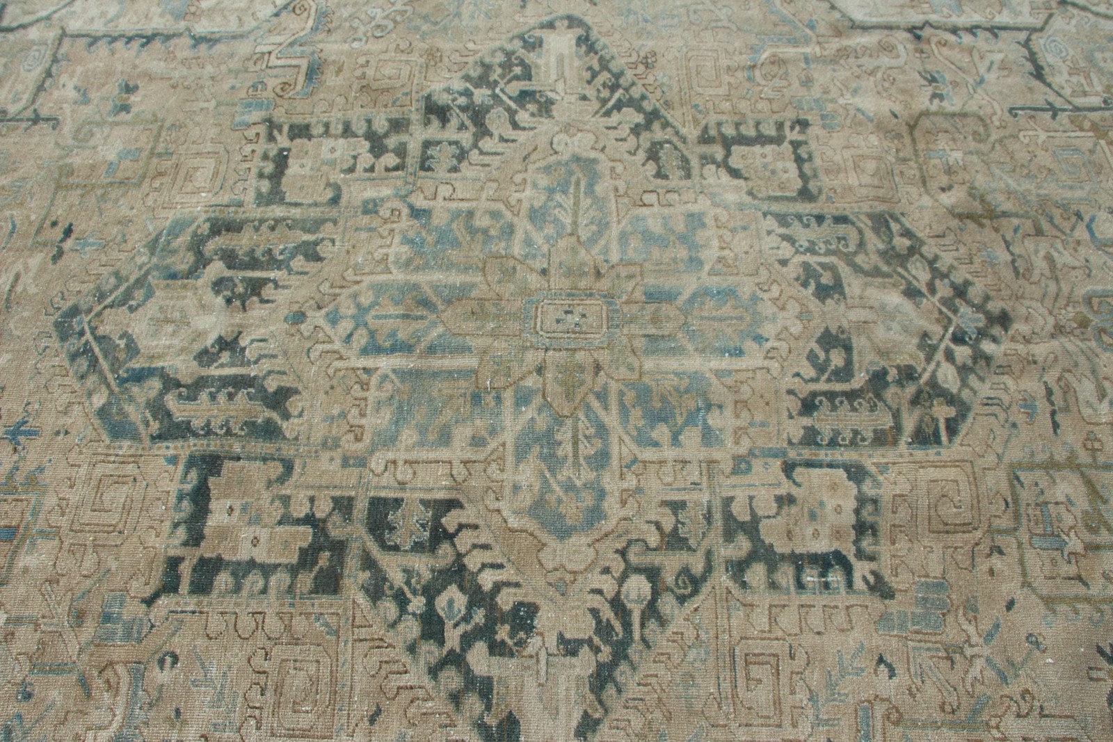 8,2×11,8 ft Vintage Oversize Rug, Turkish Beige Check Rug
