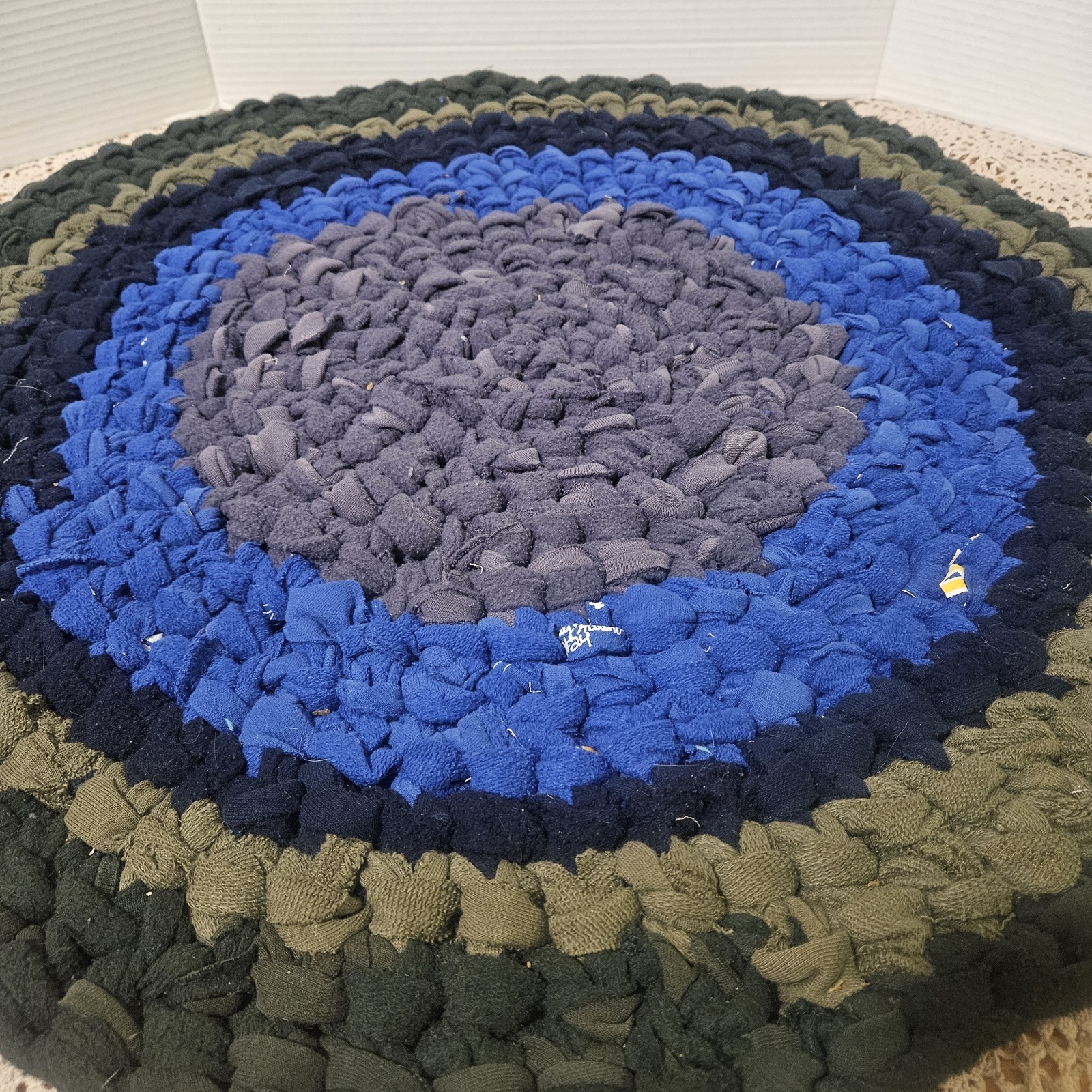 New Handmade Rag Rug Round Braided Recycled Fabric Farmhouse Boho 31″