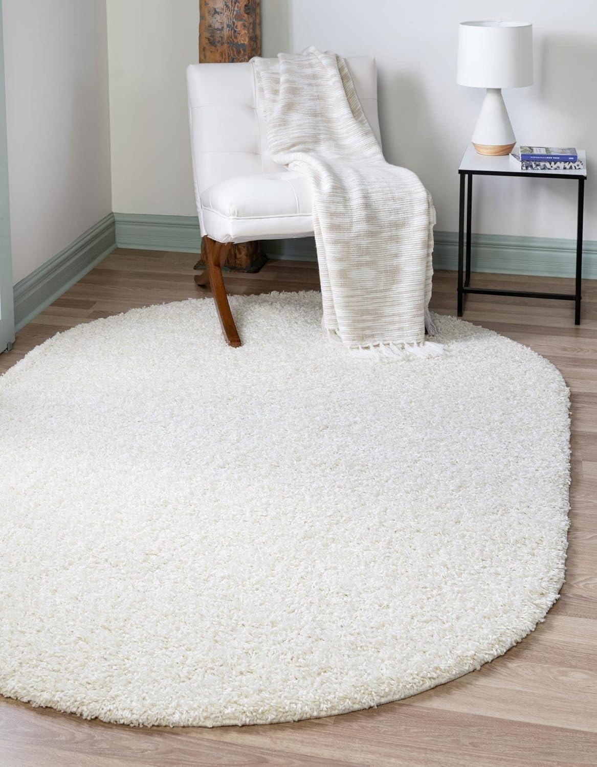 Solid Shag Collection Area Rug (3′ 3″ X 5′ 3″ Oval, Snow White)