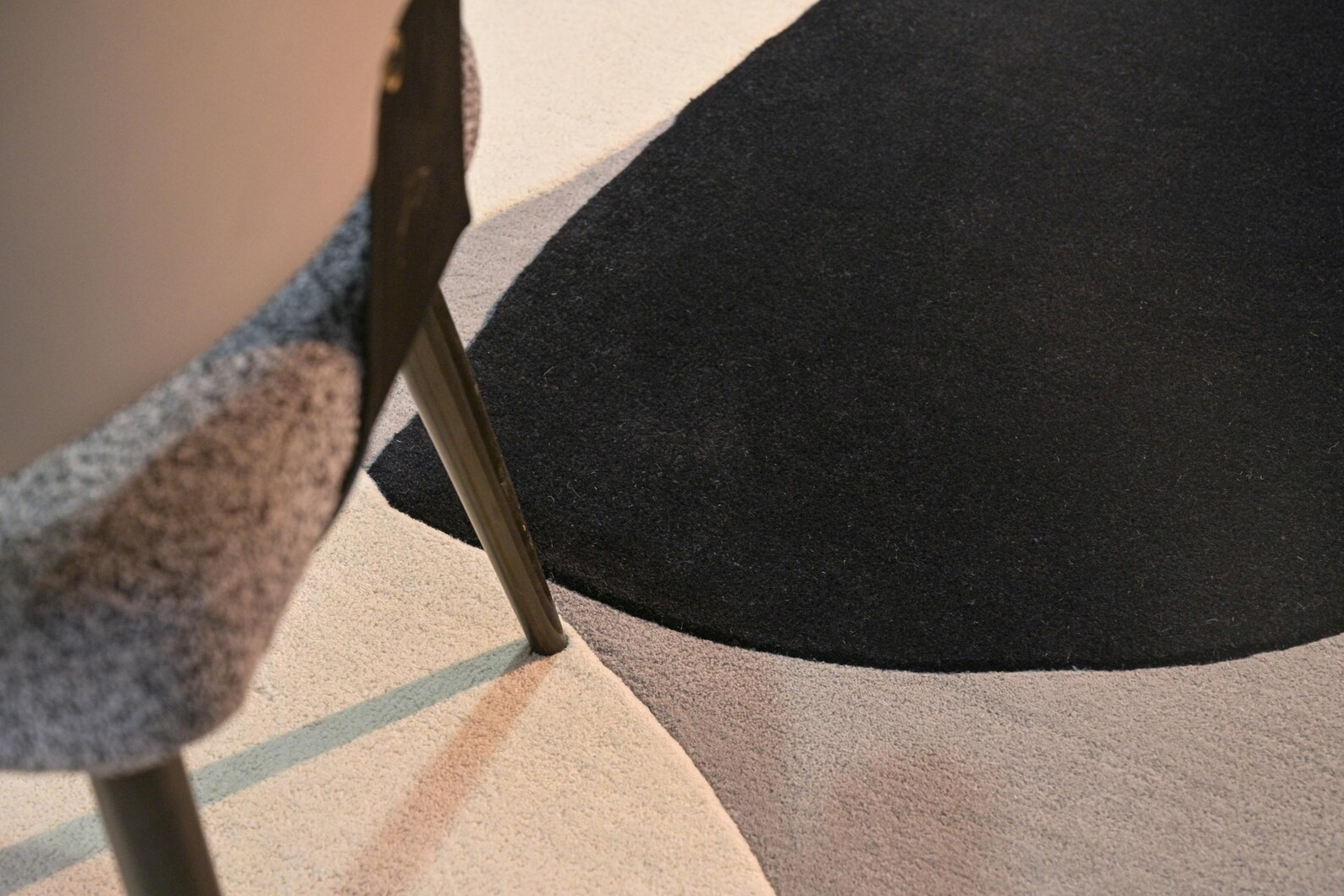 multicolor Orbit Abstract Hand Tufted Rug, Geometric Area Rug fur modern carpet