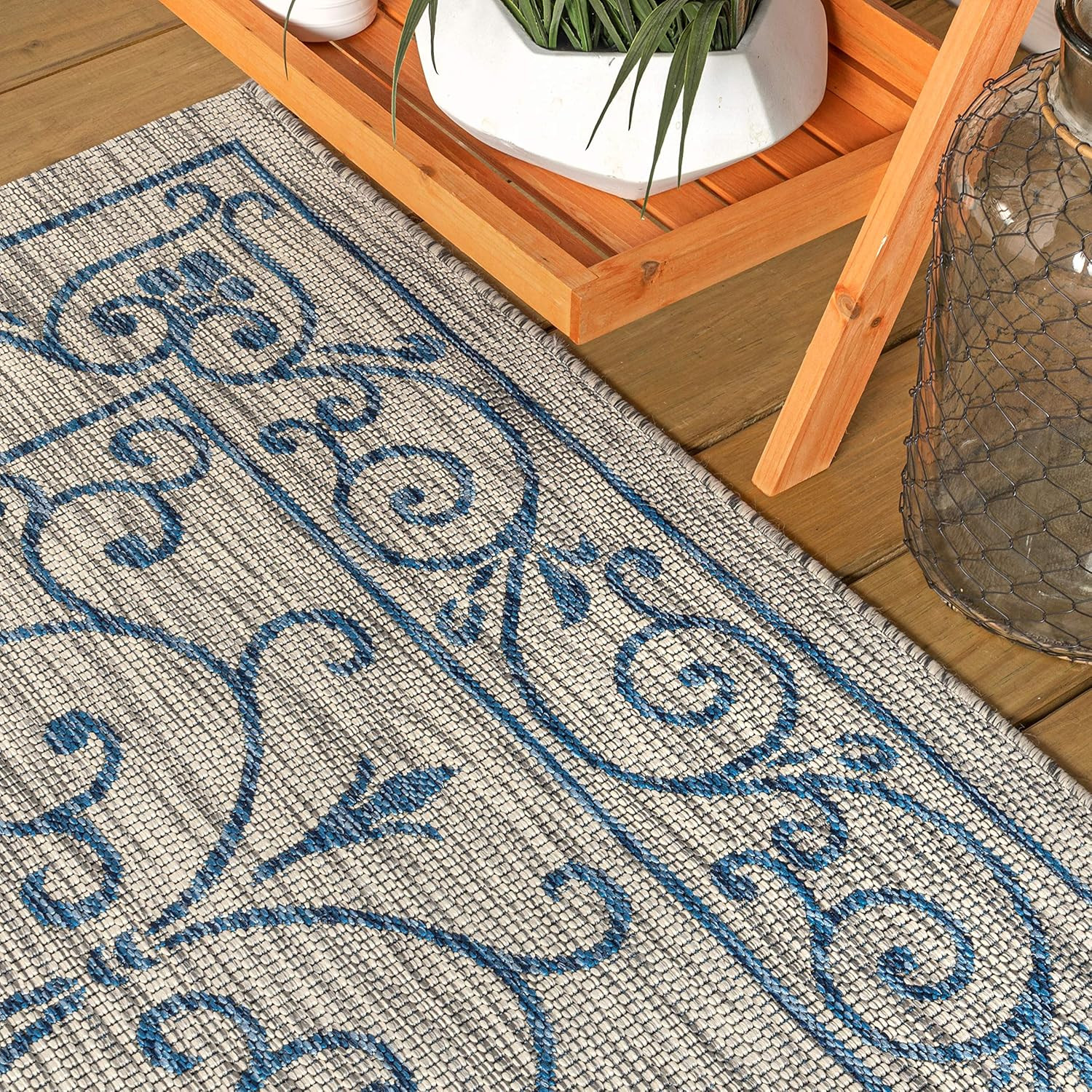 Vintage Filigree 8×10 Area Rug – Gray/Navy, Easy-Clean, Pet-Friendly