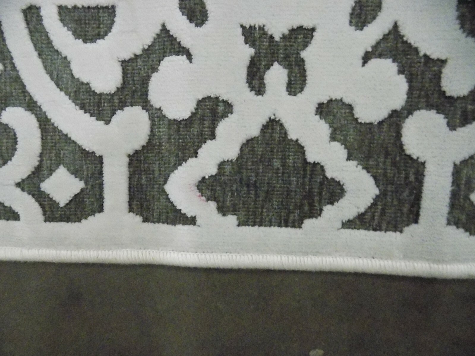 IVORY / DARK GREY 3′-1″ X 4′-7″ Stained Rug, Reduced Price 1172558921 PARB636C-3