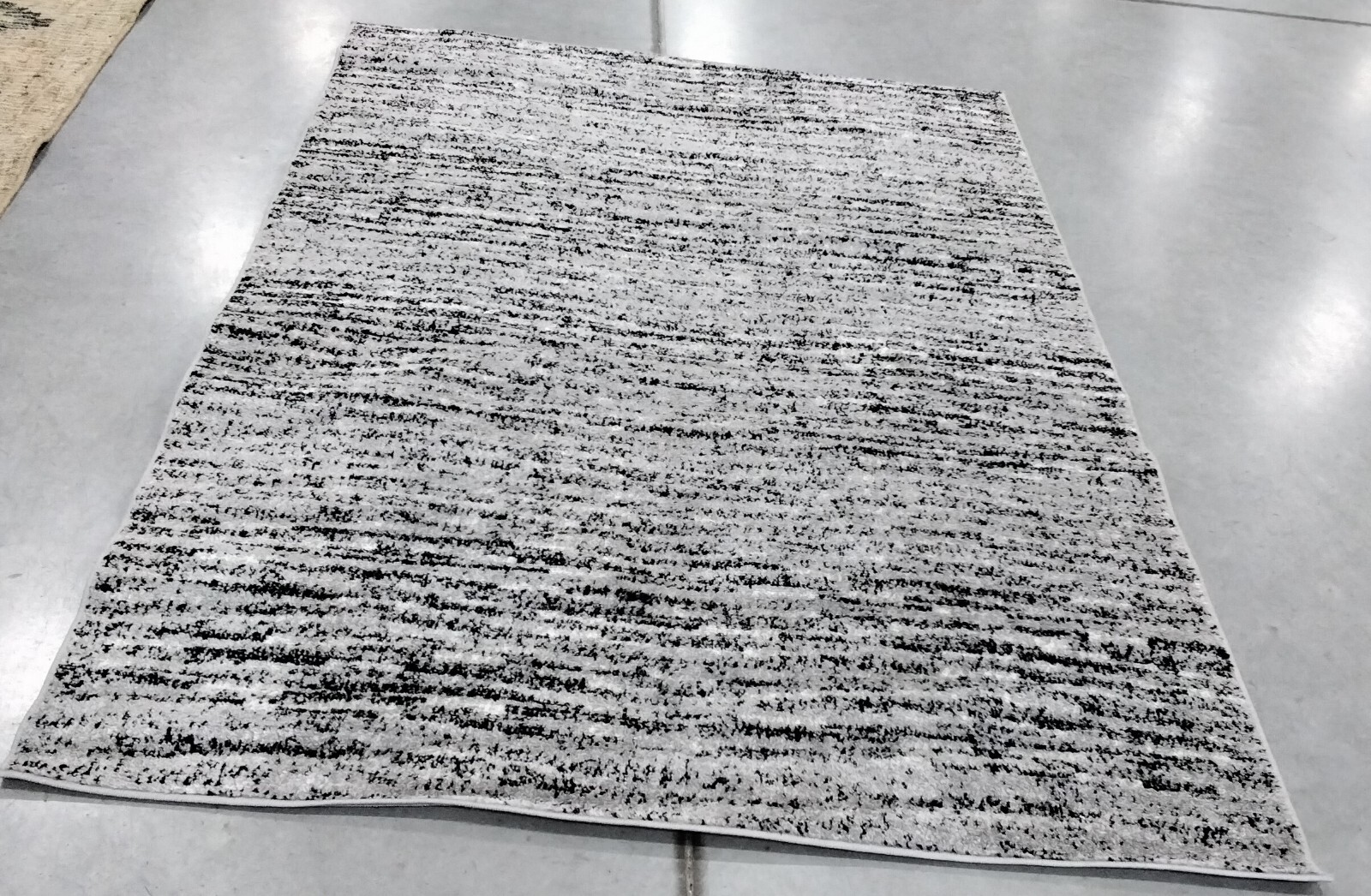 BLACK / SILVER 5′-1″ X 7′-6″ Back Stain Rug, Reduced Price 1172747770 ADR117A-5