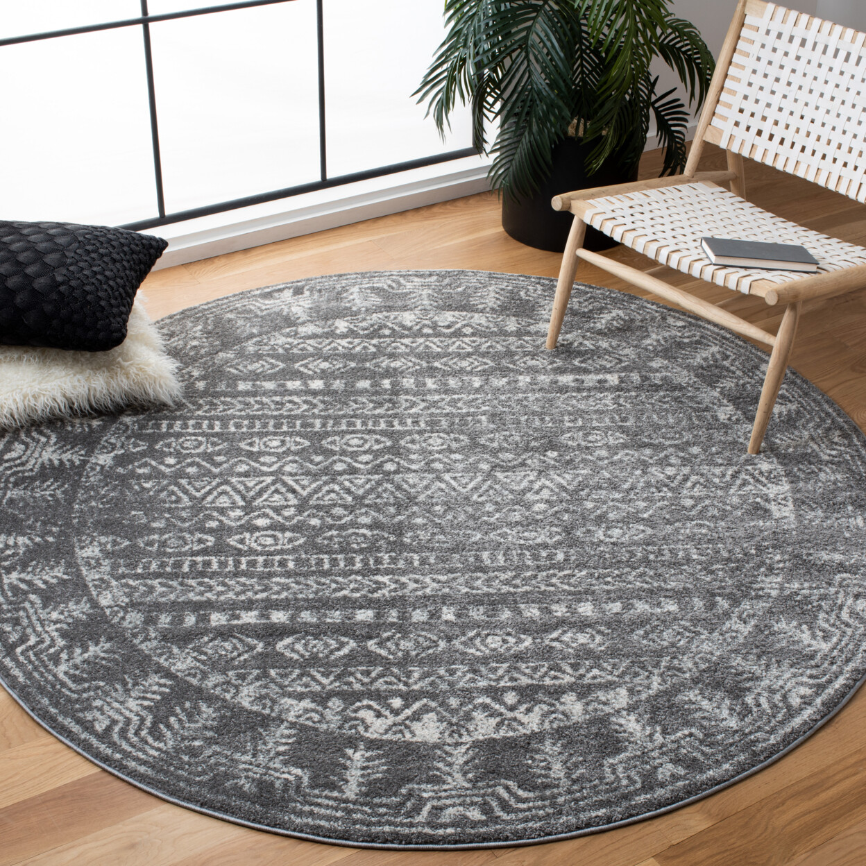 SAFAVIEH Tulum Collection TUL271F Dark Grey / Ivory Rug