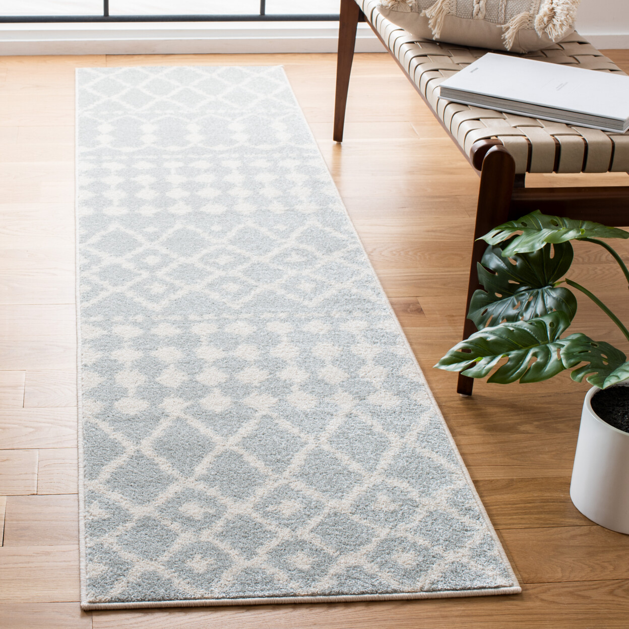 SAFAVIEH Mercer Collection MRE414E Light Grey / Cream Rug