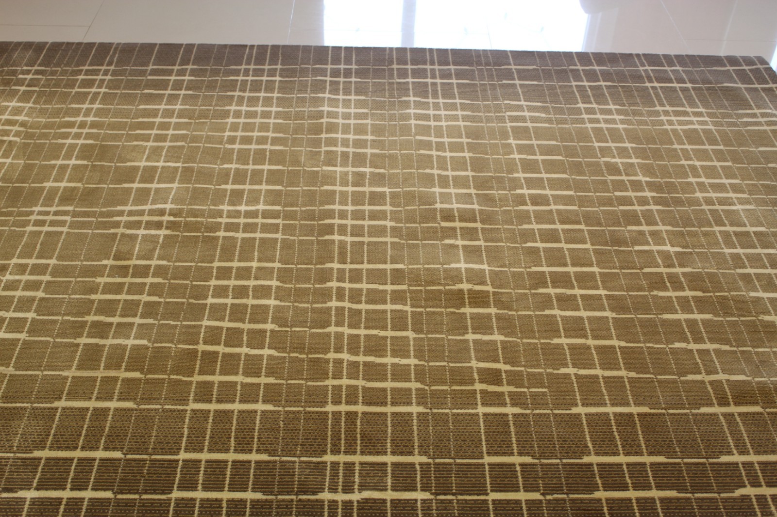 Modern Rug Calvin Klein 100% New Zealand wool 5.5 x 7.5 ft Great Deal!