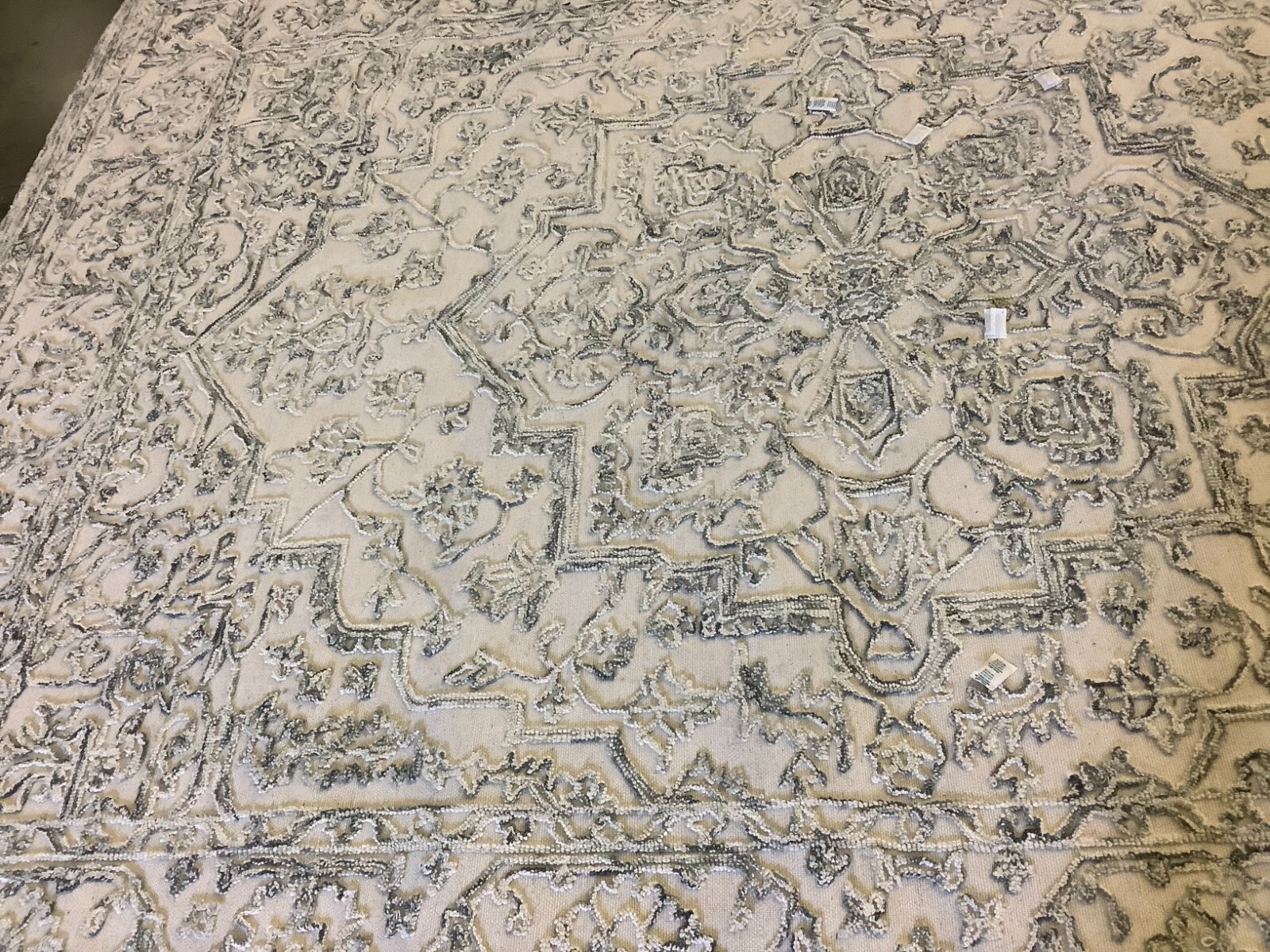IVORY / CHARCOAL 8′-0″ x 10′-0″ Damaged Rug, Reduced Price 1172673248 MSR3532H-8