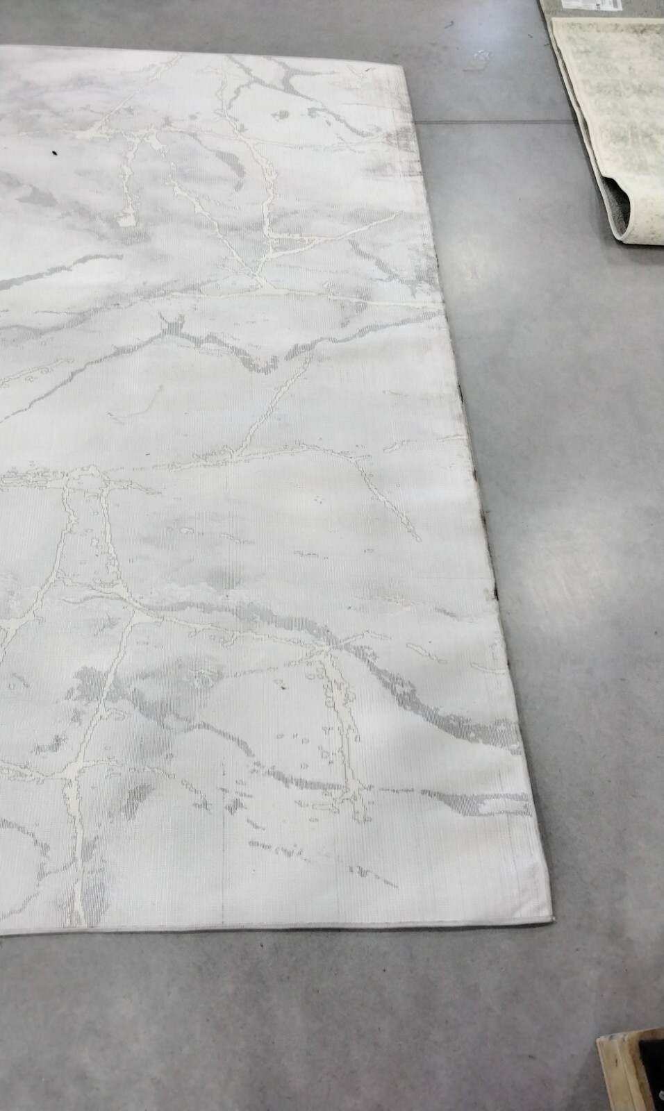 GREY / GOLD 5′-3″ X 7′-6″ Stained Rug, Reduced Price 1172712511 CFT877F-5