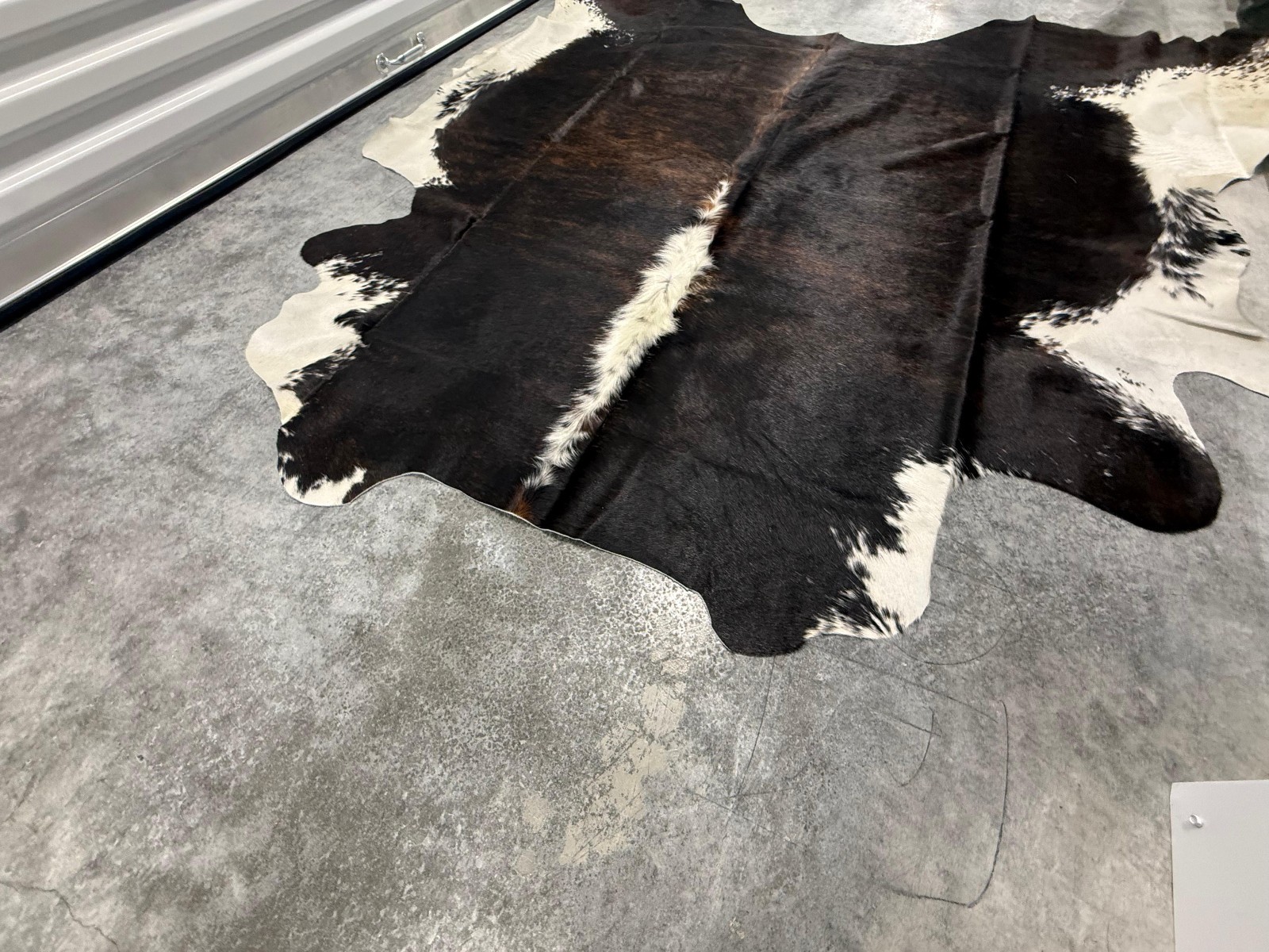 Cowhide Rug Brindle Tricolor 76″x77″ (6.3×6.4 ft) | Premium Hide #017
