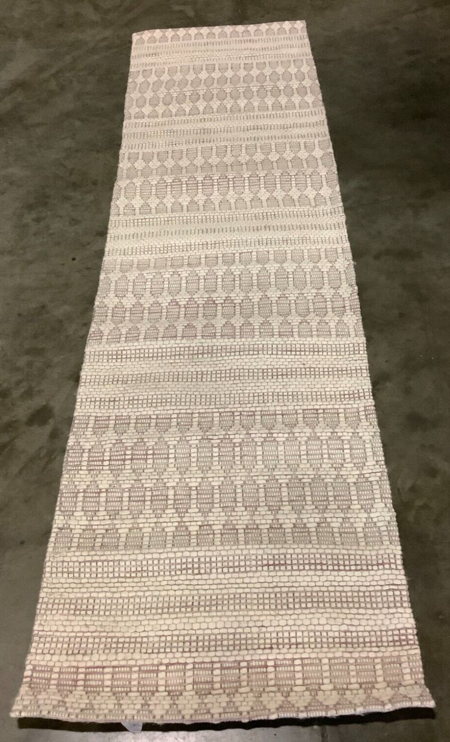 PINK / IVORY 2′-3″ X 9′ Flaw in Rug, Reduced Price 1172664997 MRB327U-29