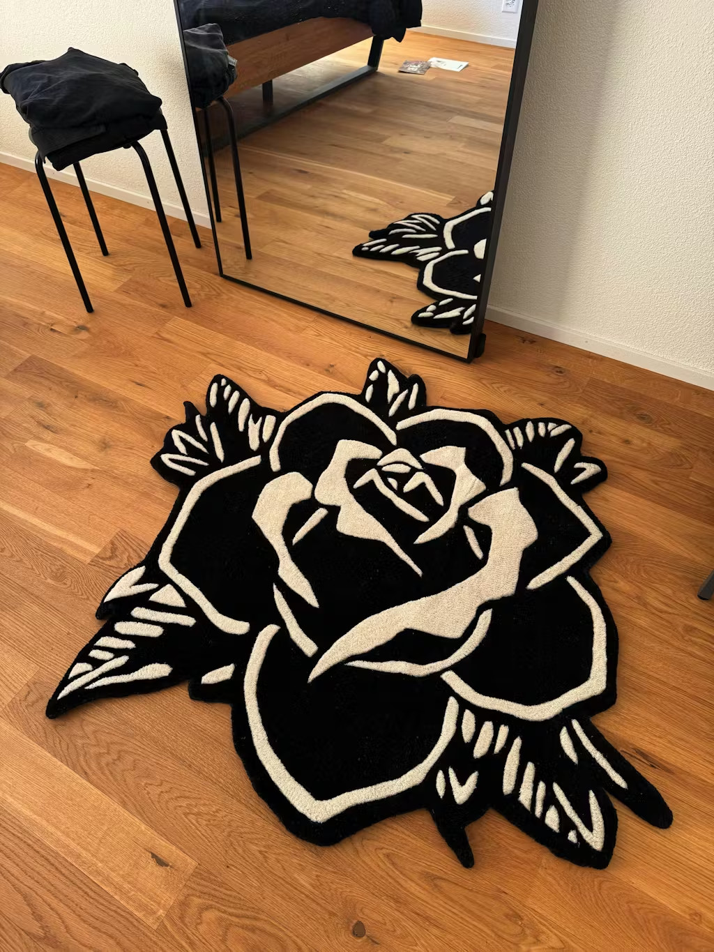 Blackwork Rose Tattoo Rug Gothic Floral Hand Tufted Wool Area Rug Decor
