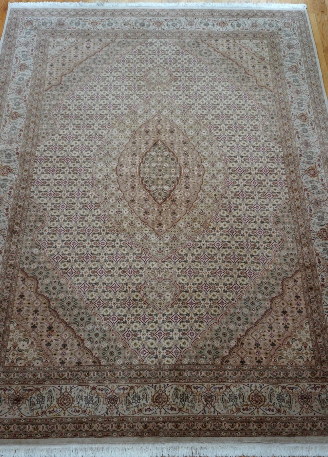 Elegant Tabrizz 8’5″ x 11’8 Hand-Knotted Wool & Silk Oriental Rug Excellent