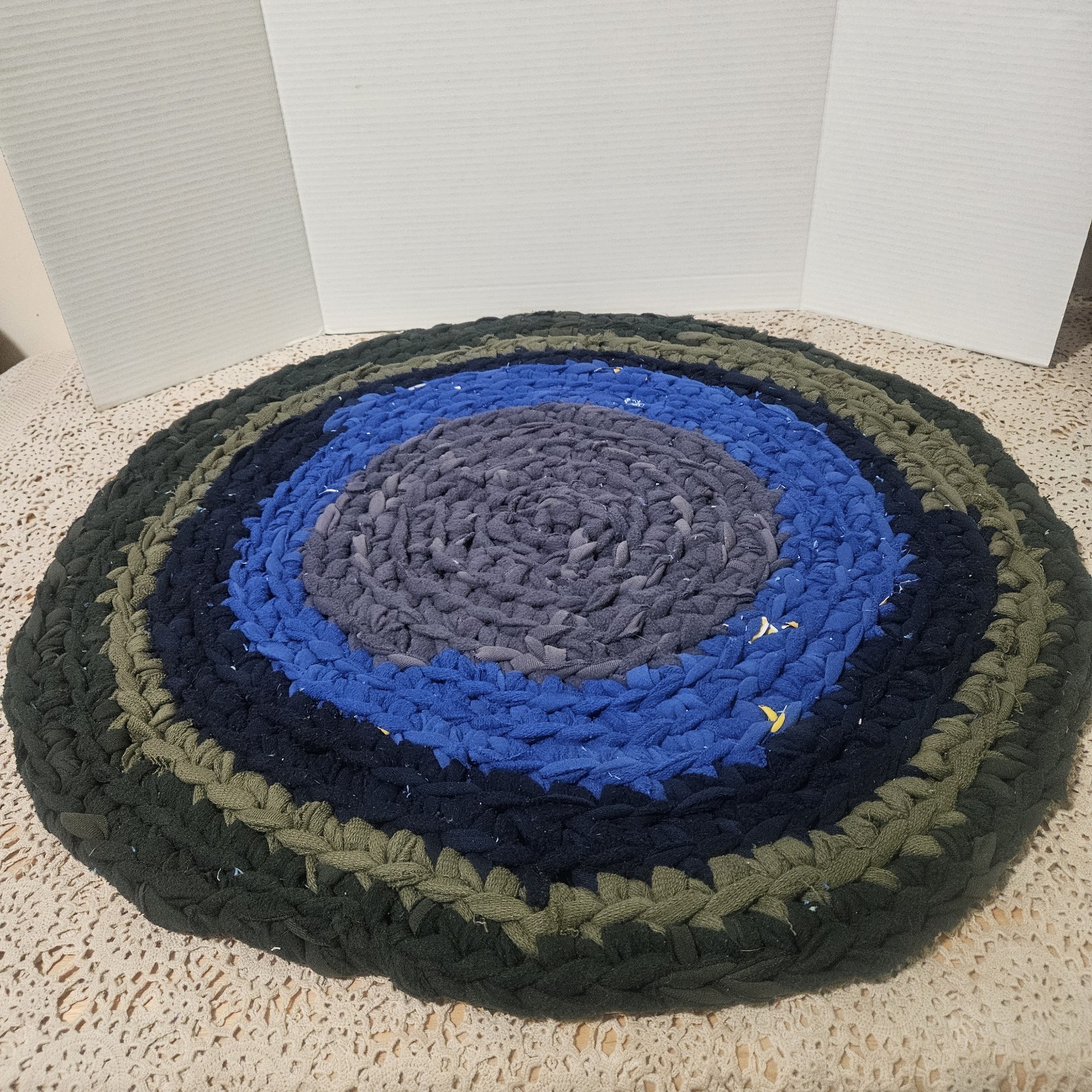 New Handmade Rag Rug Round Braided Recycled Fabric Farmhouse Boho 31″