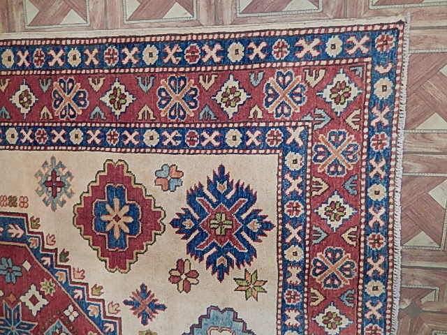 5′ x 6′ Ivory Kazak Rug 77257