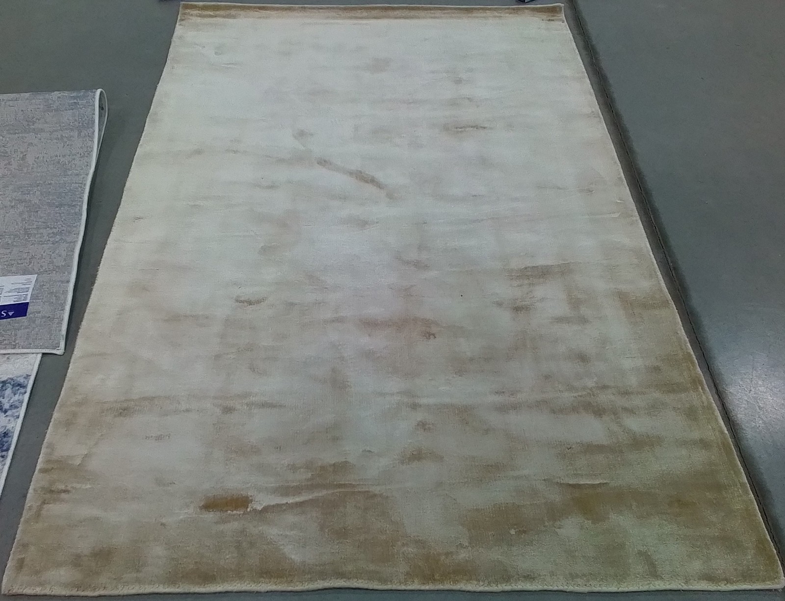 STONE 4′-0″ x 6′-0″ Back Stain Rug, Reduced Price 1172798241 MIR344E-4