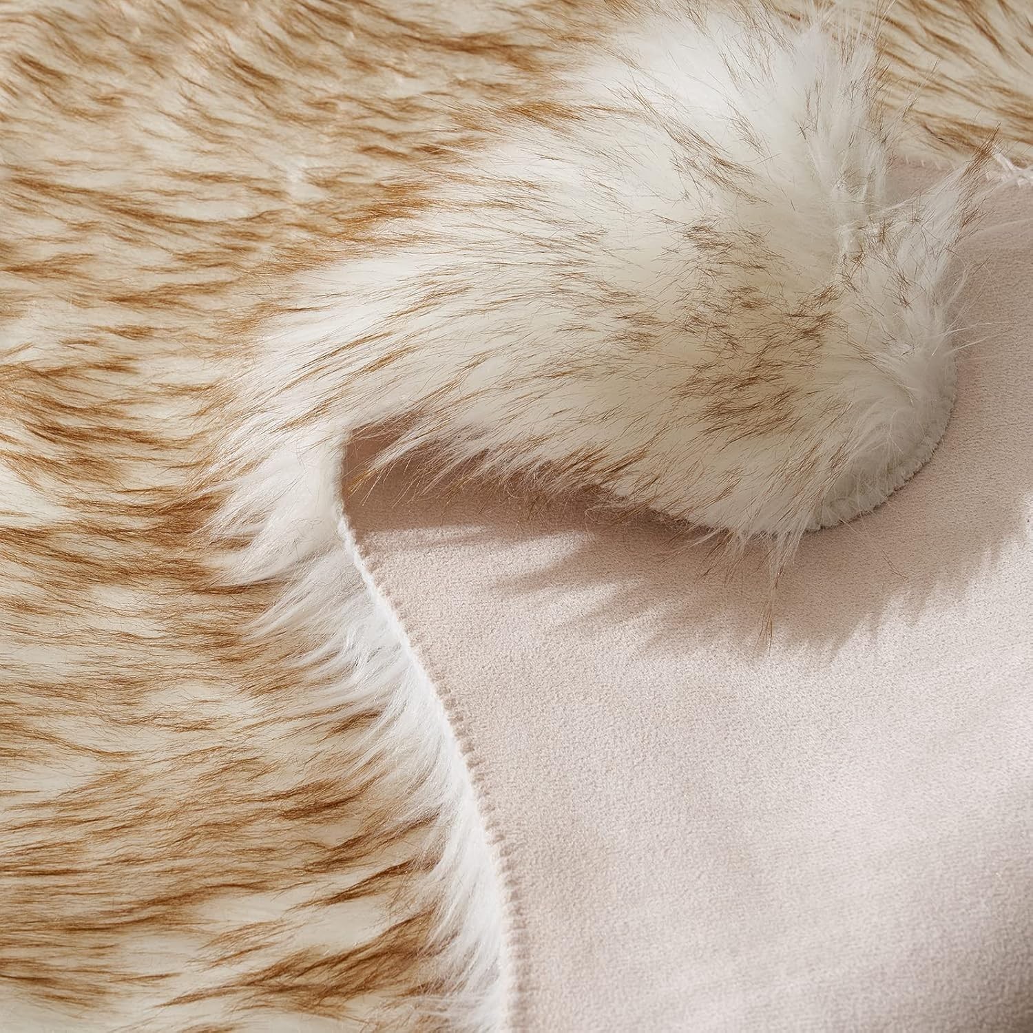 Super Soft 2×3 ft Faux Fur Rug – Stylish Sheepskin Area Rug for Home Decor