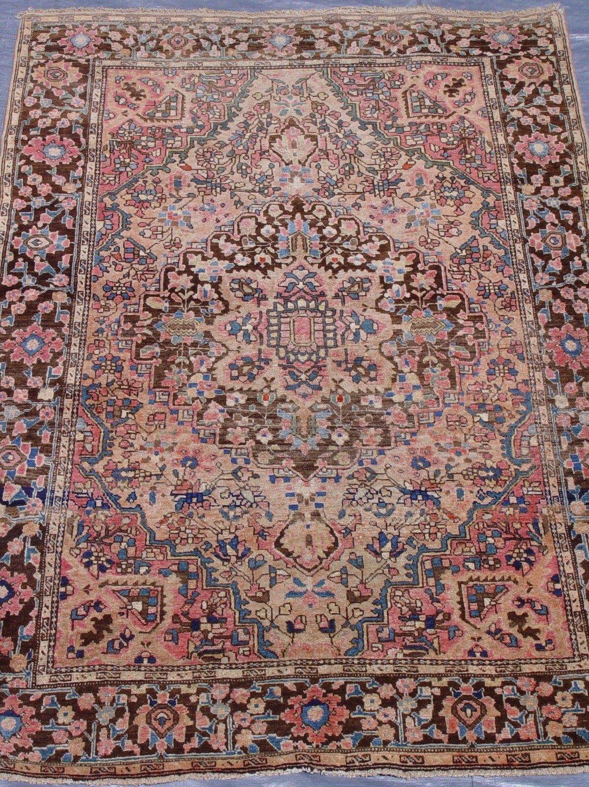 Magnificent Antique Saroukk Hand-Knotted Wool Oriental Rug Unique Colors 3’3″x5′