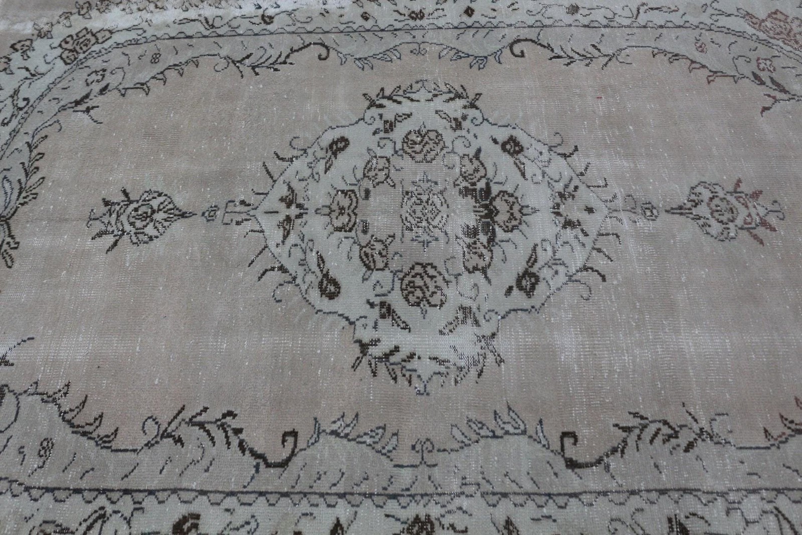 Vintage Large Rug 5,6×8,8 ft, Turkish Brown Handmade Wool Rug