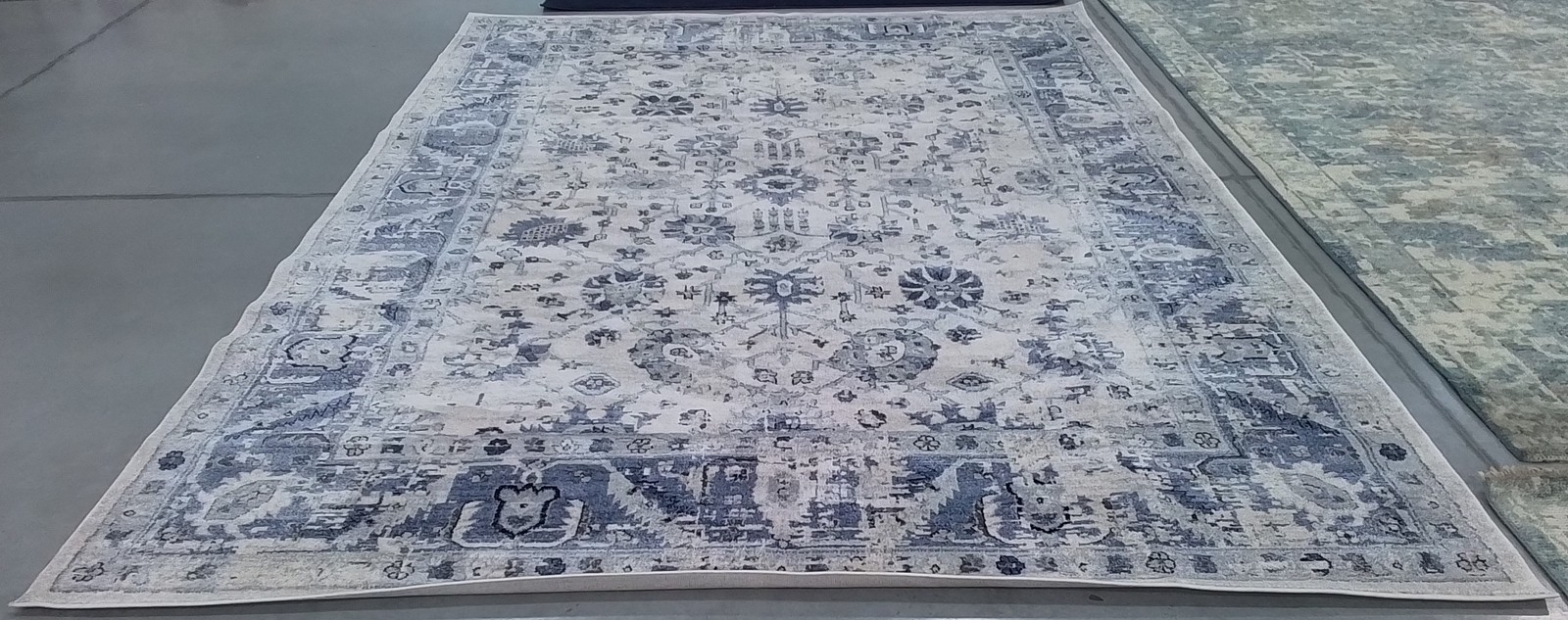 IVORY / BLUE 9′-0″ x 12′-0″ Back Stain Rug, Reduced Price 1172795474 CHL413A-9