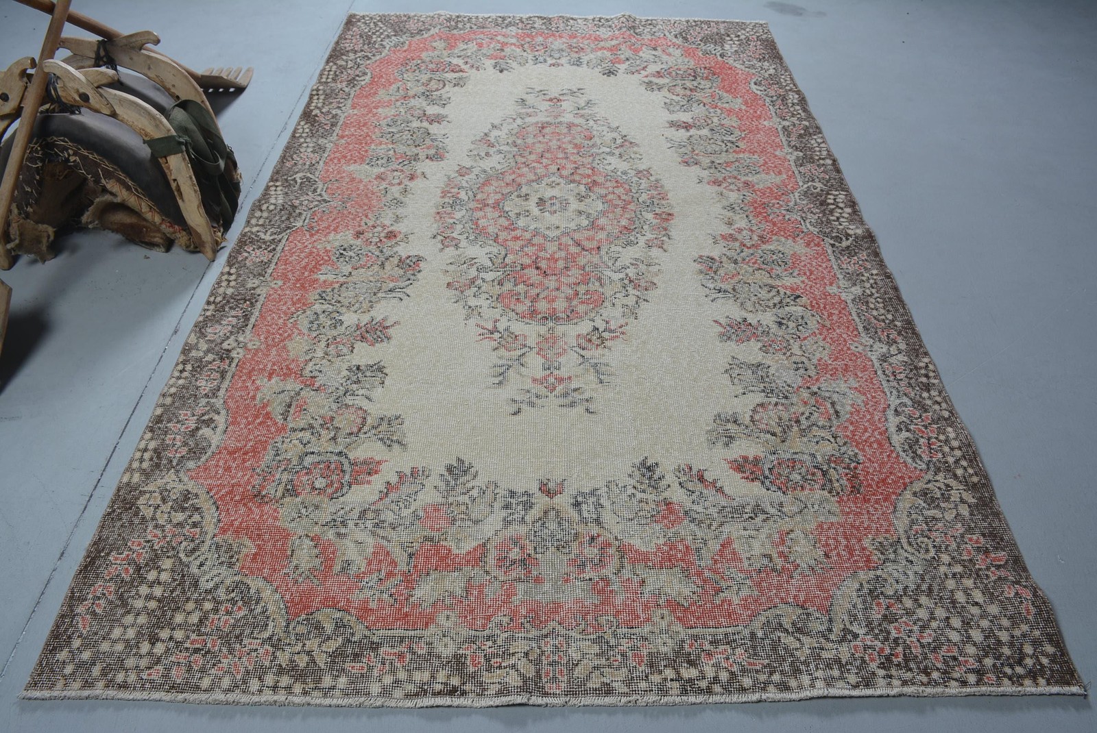 Turkish Vintage Rug, 5,7×9,7 ft Rug, Red Beige Abstract Rug