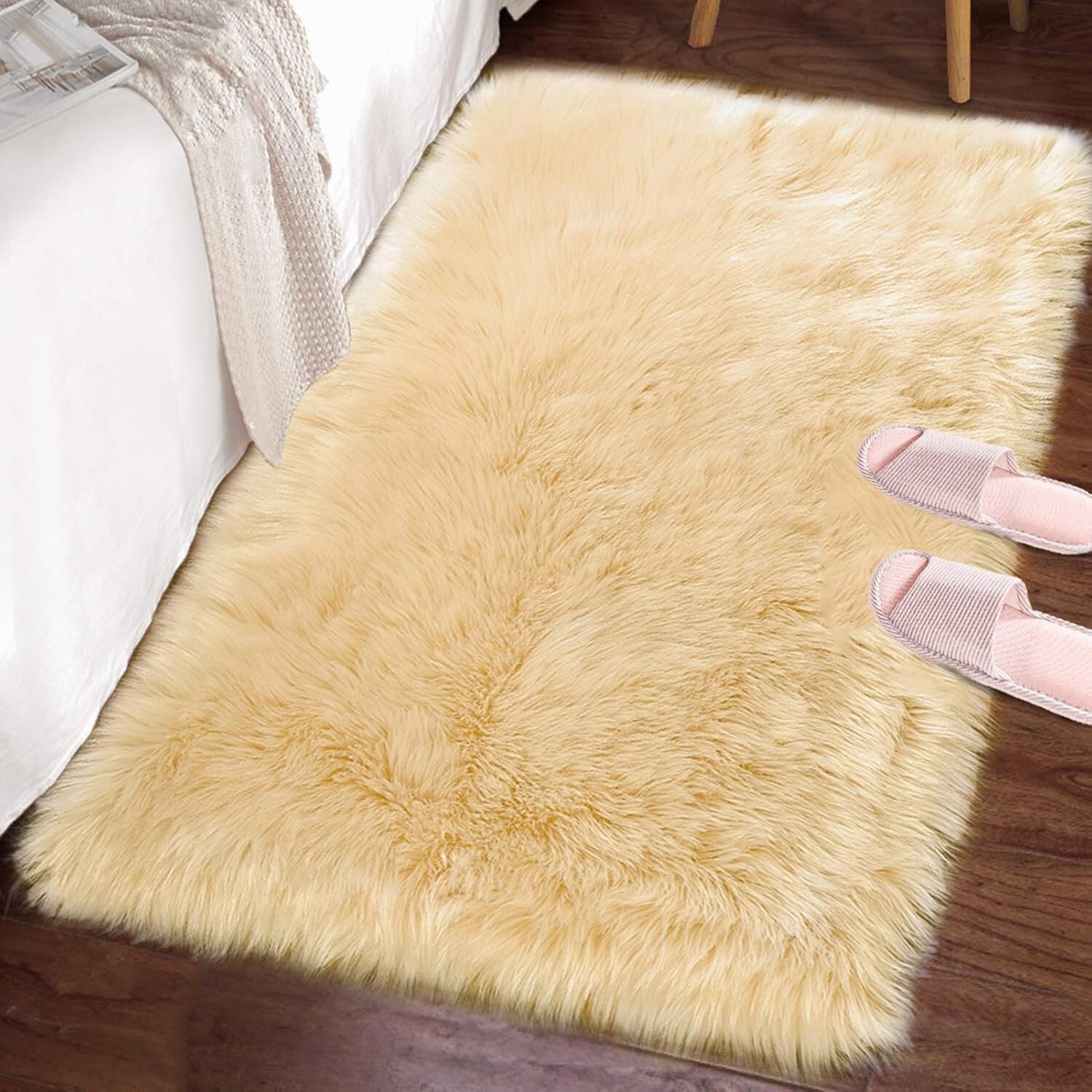 Soft Faux Fur Floor Rug, Non-Skid Back (20″x32″ – Beige) Brand New in Package!