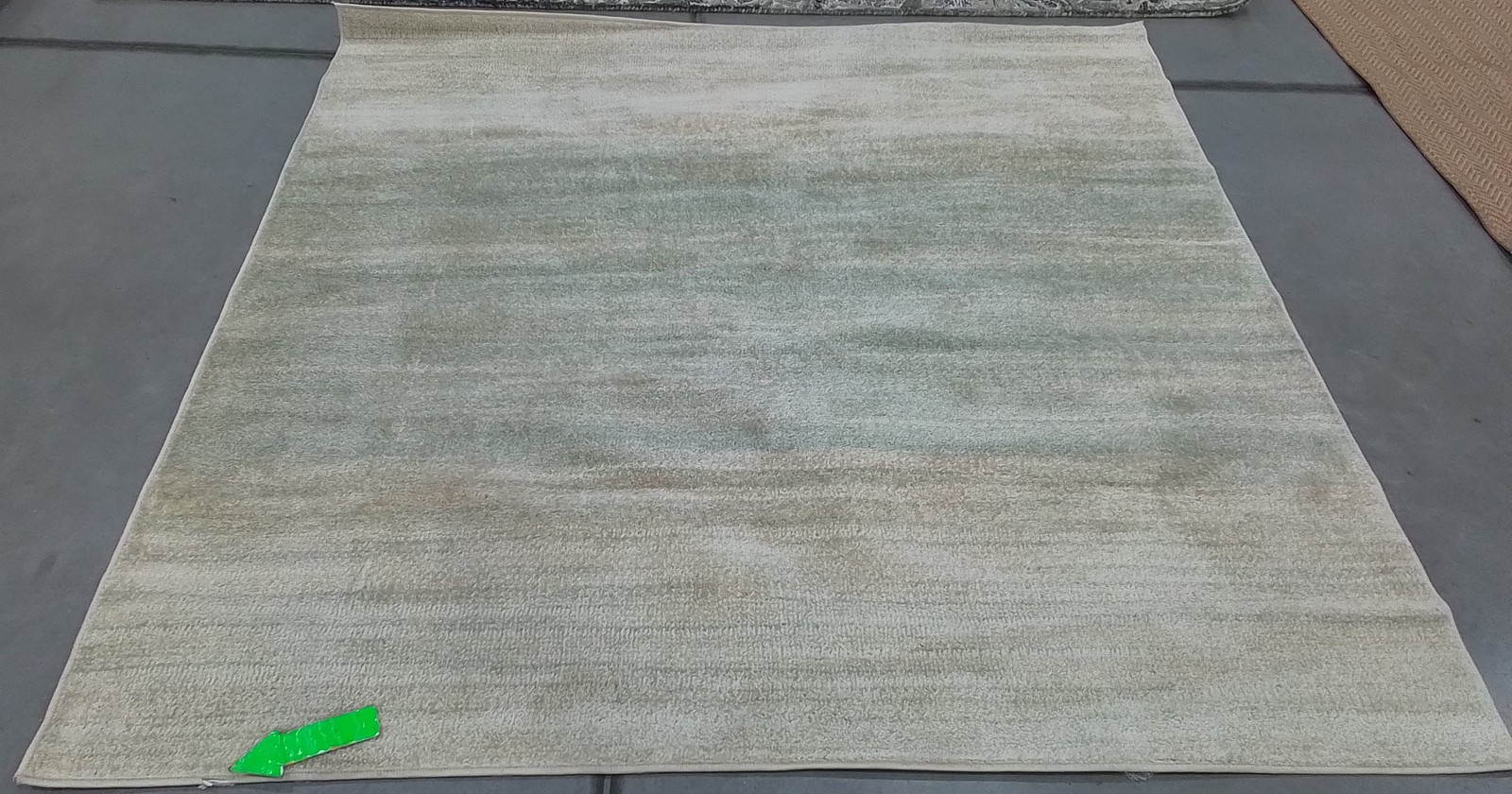GREEN / IVORY 6′-0″ x 6′-0″ Damaged Rug, Reduced Price 1172804059 ADR142Y-6SQ