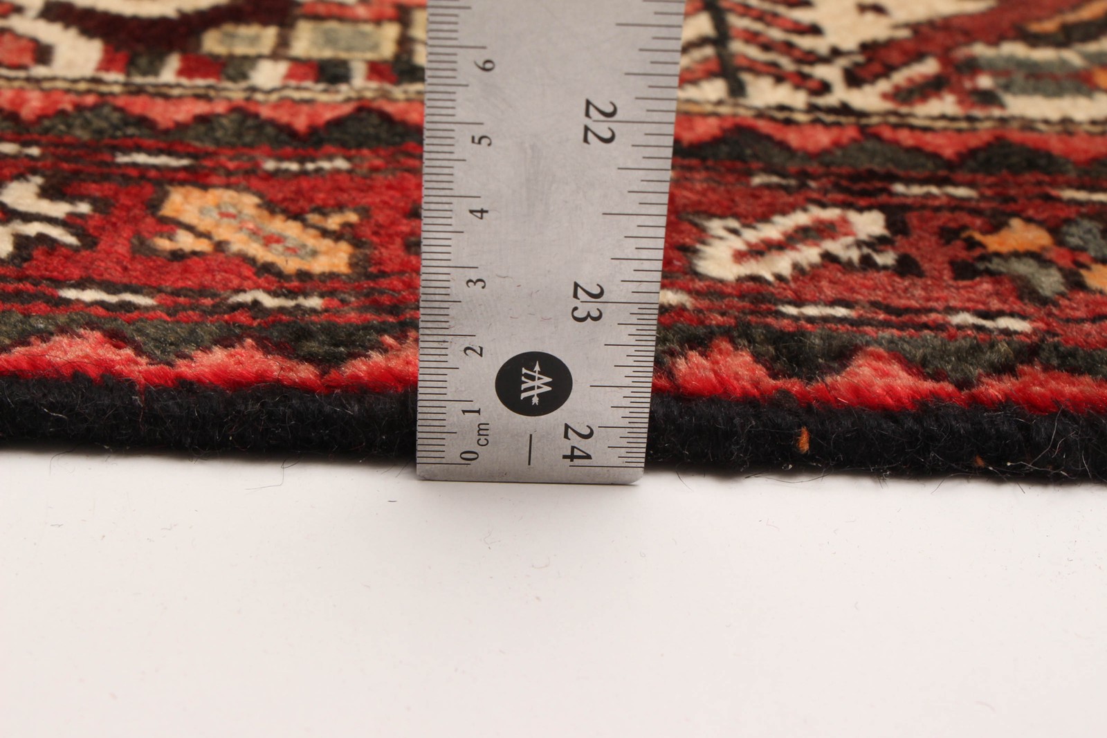 Vintage 2’6″ x 4’1″ Traditional Hand Knotted Vegetable Dye Wool Area Rug