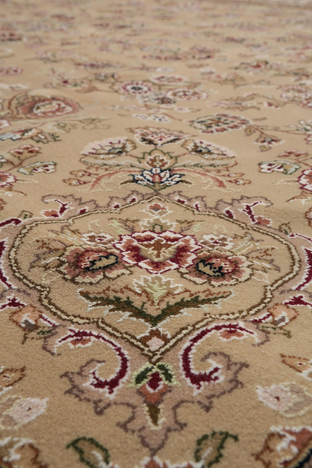 8.6 x 11.6 Fine Weave Wool and Silk handmade Rug Khaki #F-4159