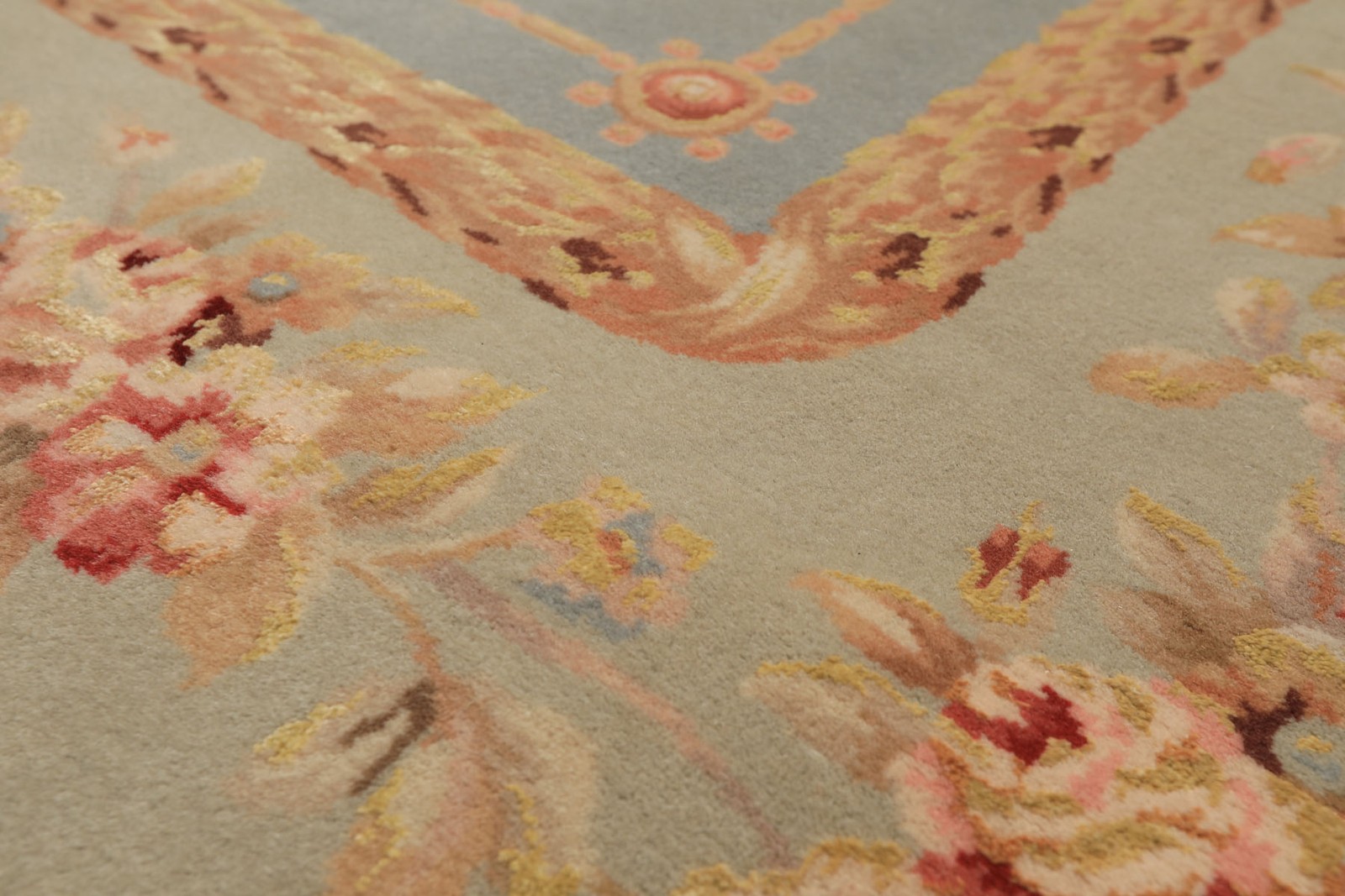 Asmara 5’10″x8’9″ Hand Knotted Wool/Silk French Aubusson 300 KPSI Rug