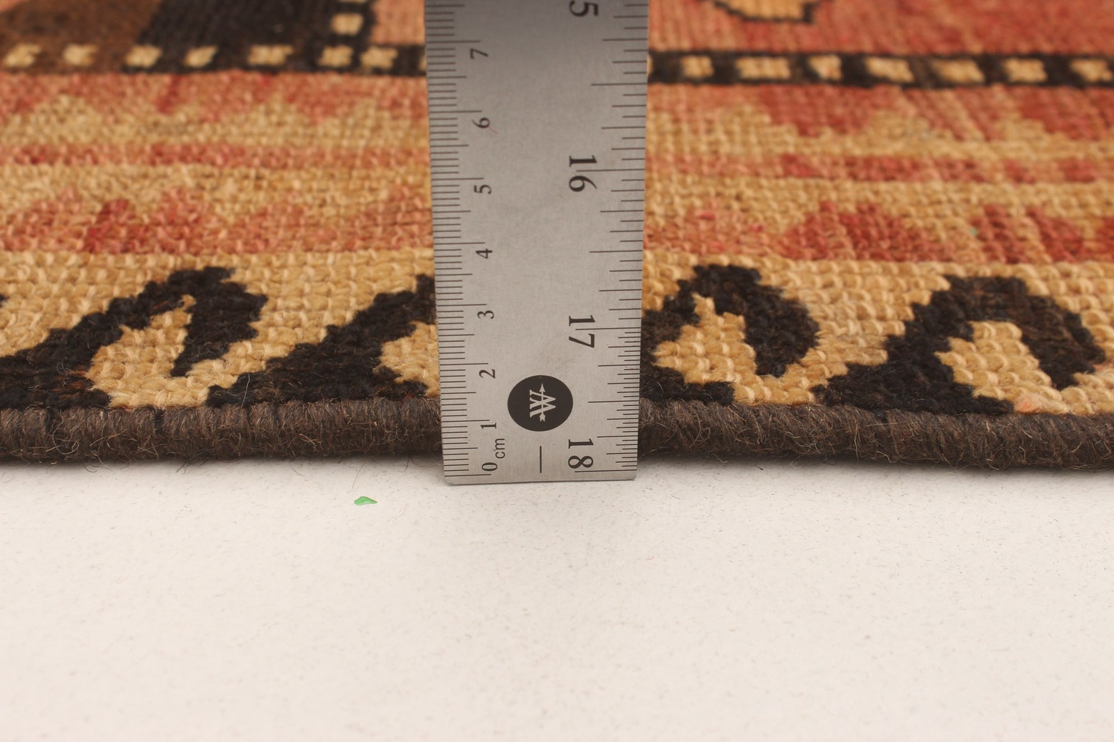 Vintage 4’9″ x 7’8″ Traditional Hand Knotted Vegetable Dye Wool Area Rug