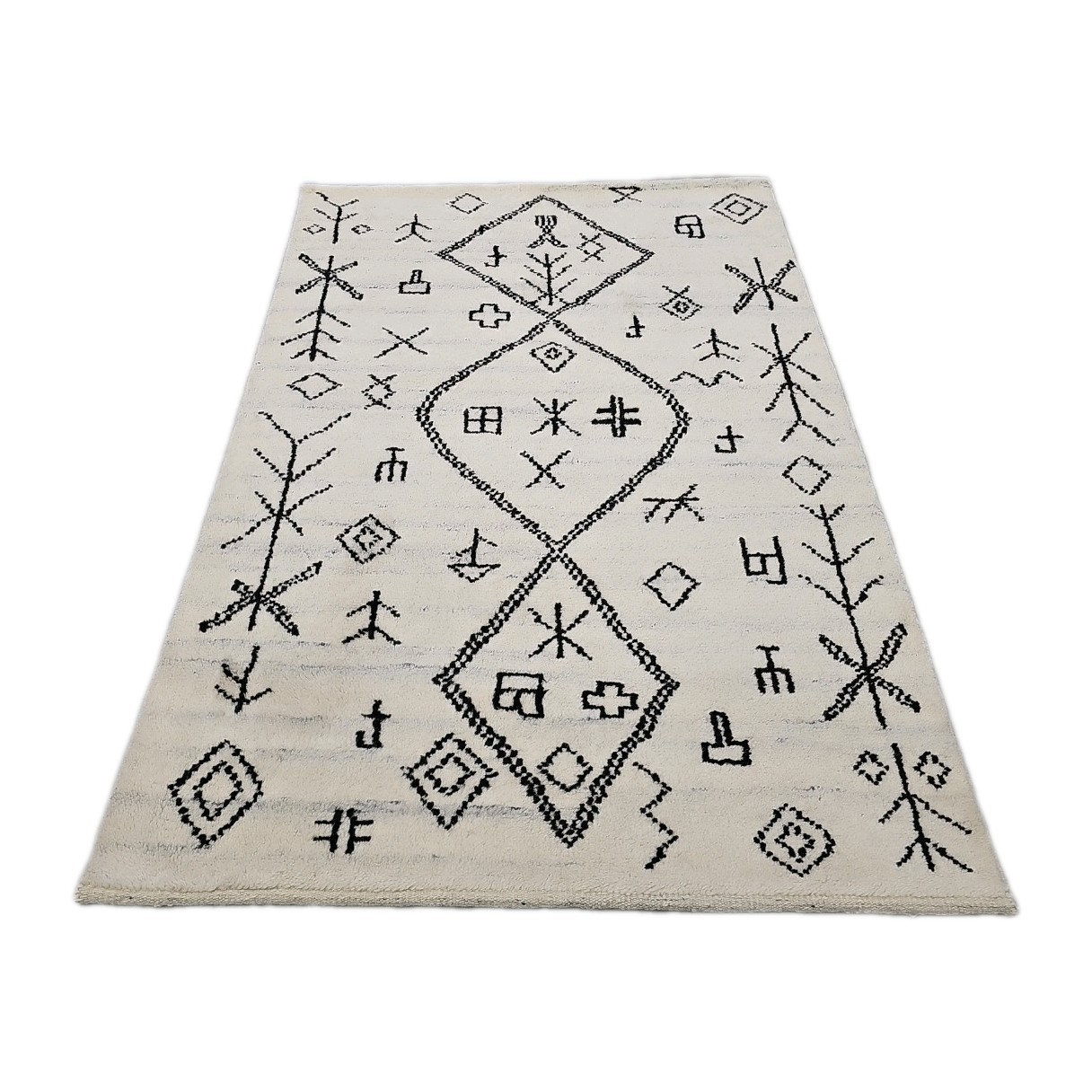 Hand-knotted 100% Wool Pile Moroccan Rug 3’7″×5’5″ Ivory / Black