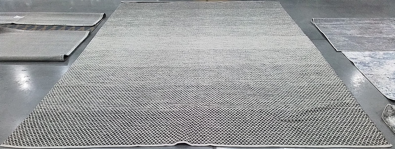 BLACK / IVORY 10′-0″ x 14′-0″ Flaw in Rug, Reduced Price 1172801399 MTK601A-10