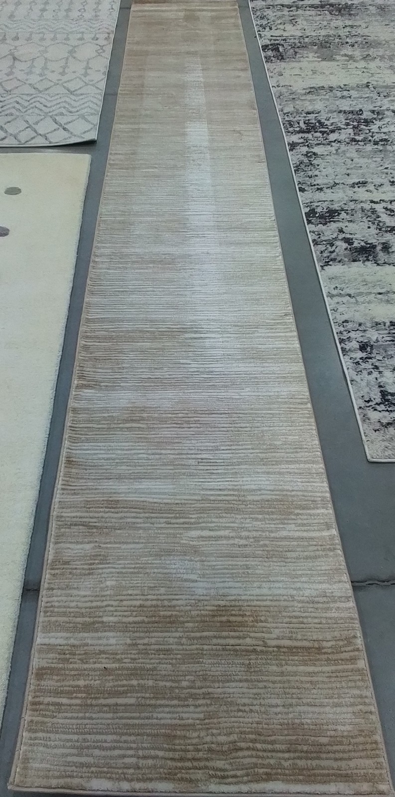 CREME 2′-2″ x 14′-0″ Back Stain Rug, Reduced Price 1172790810 VSN606F-214