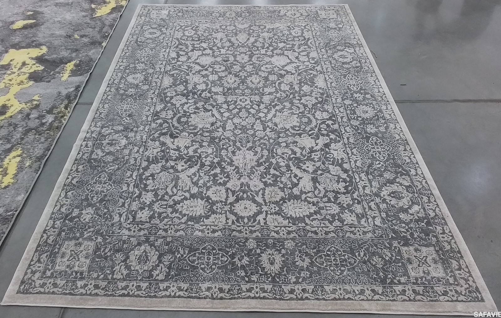 DK GREY / CREAM 6′-0″ x 9′-0″ Back Stain Rug, Reduced Price 1172805082 RFT667B-6