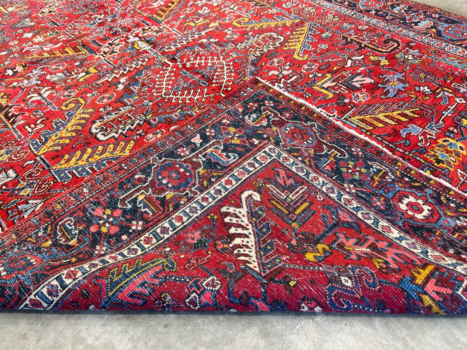 8’2″x10’11” Collector Antique 100% Wool Pile Herize Rug