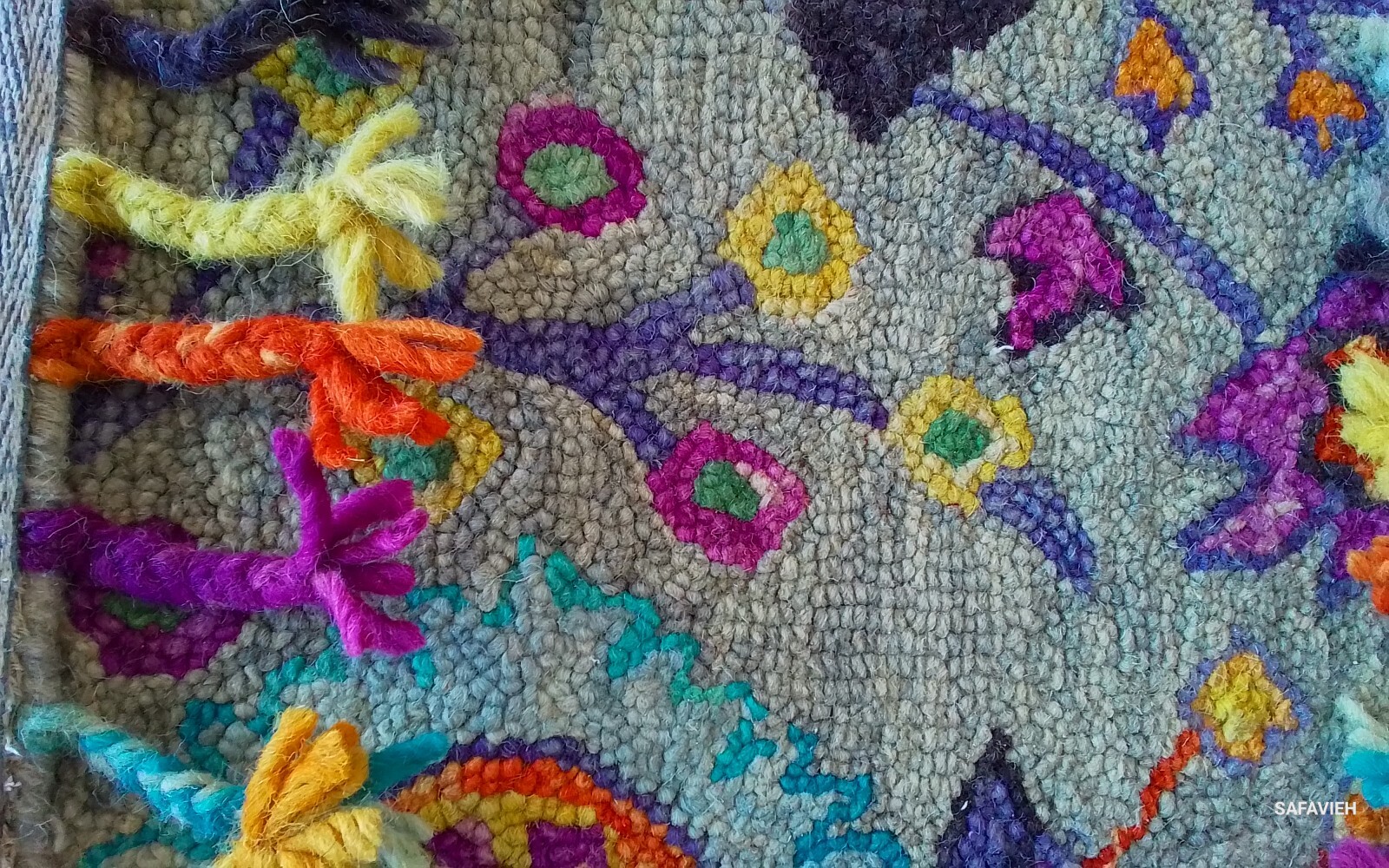 GREY / MULTI 5′-0″ x 8′-0″ Broken Thread Rug, Reduced Price 1172774061 BLM453A-5