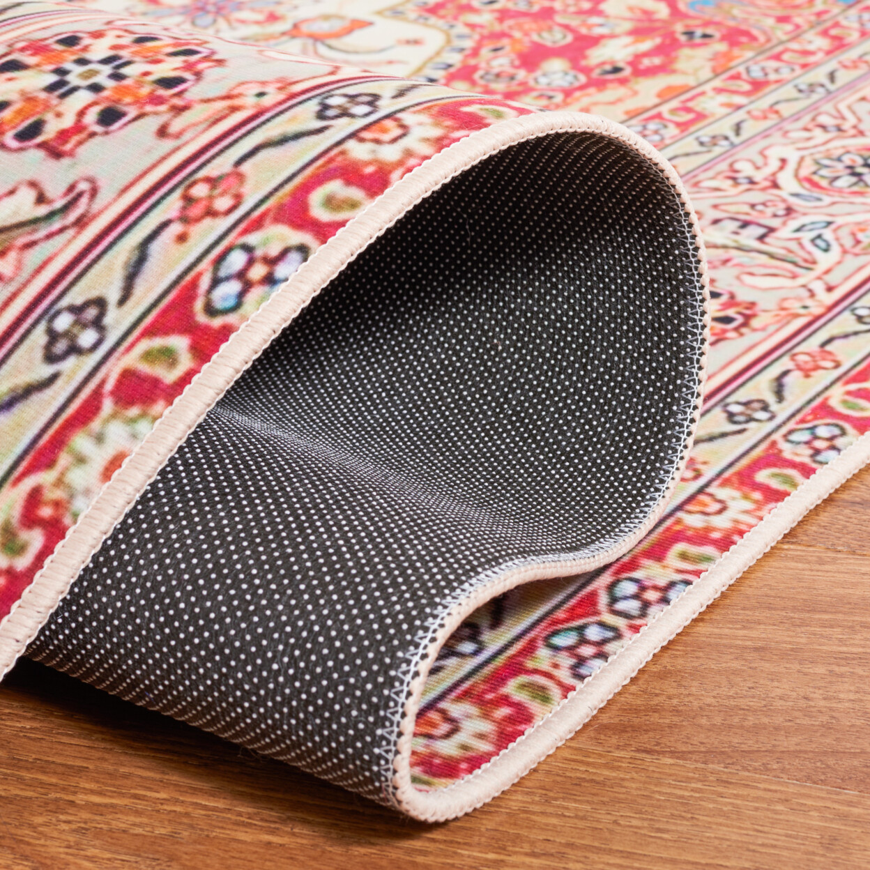 SAFAVIEH Tucson Collection TSN107Q Red / Beige Rug