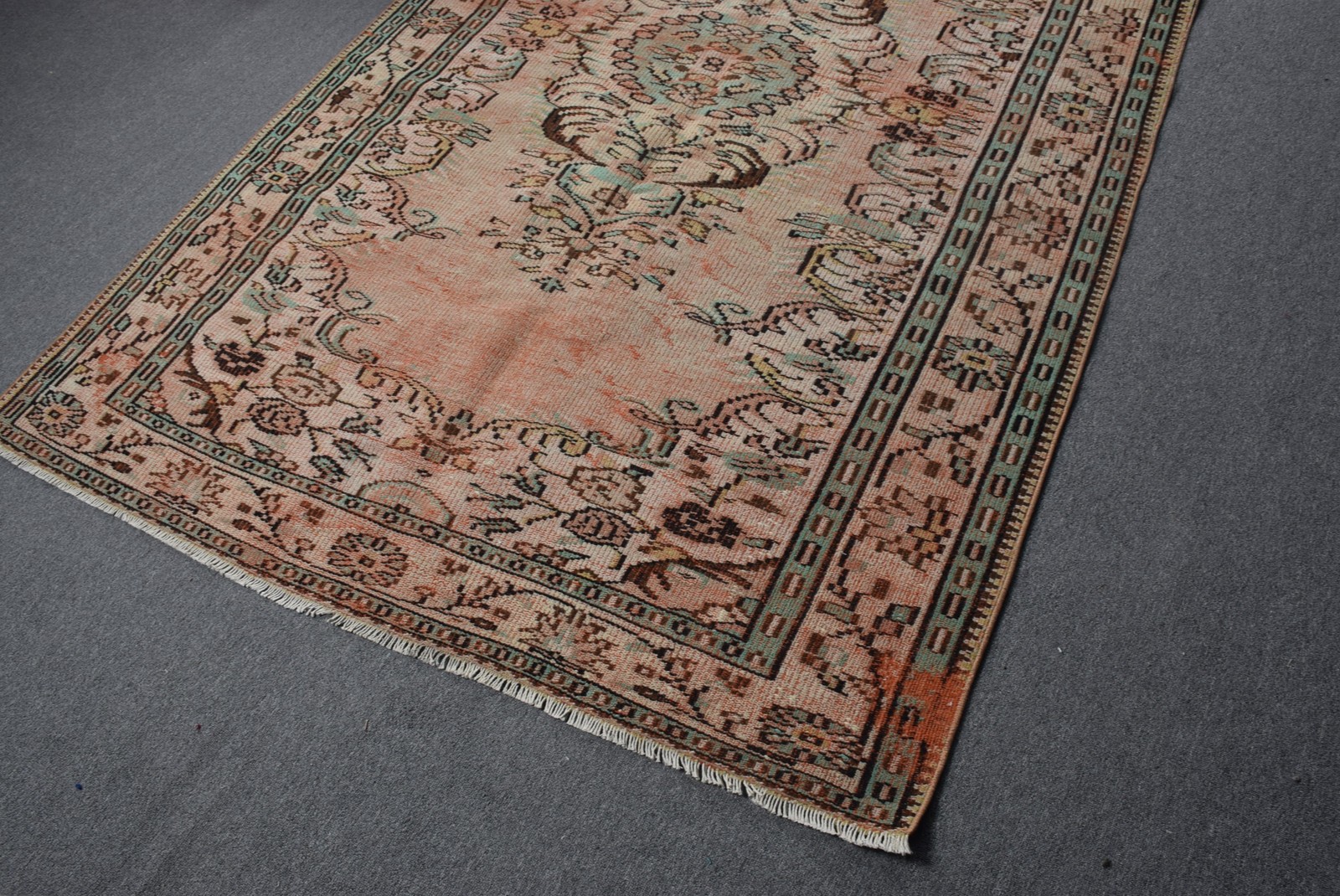 Vintage Turkish Rug, 5,2×8,5 ft Large Rug, Red Green Oriental Wool Rug
