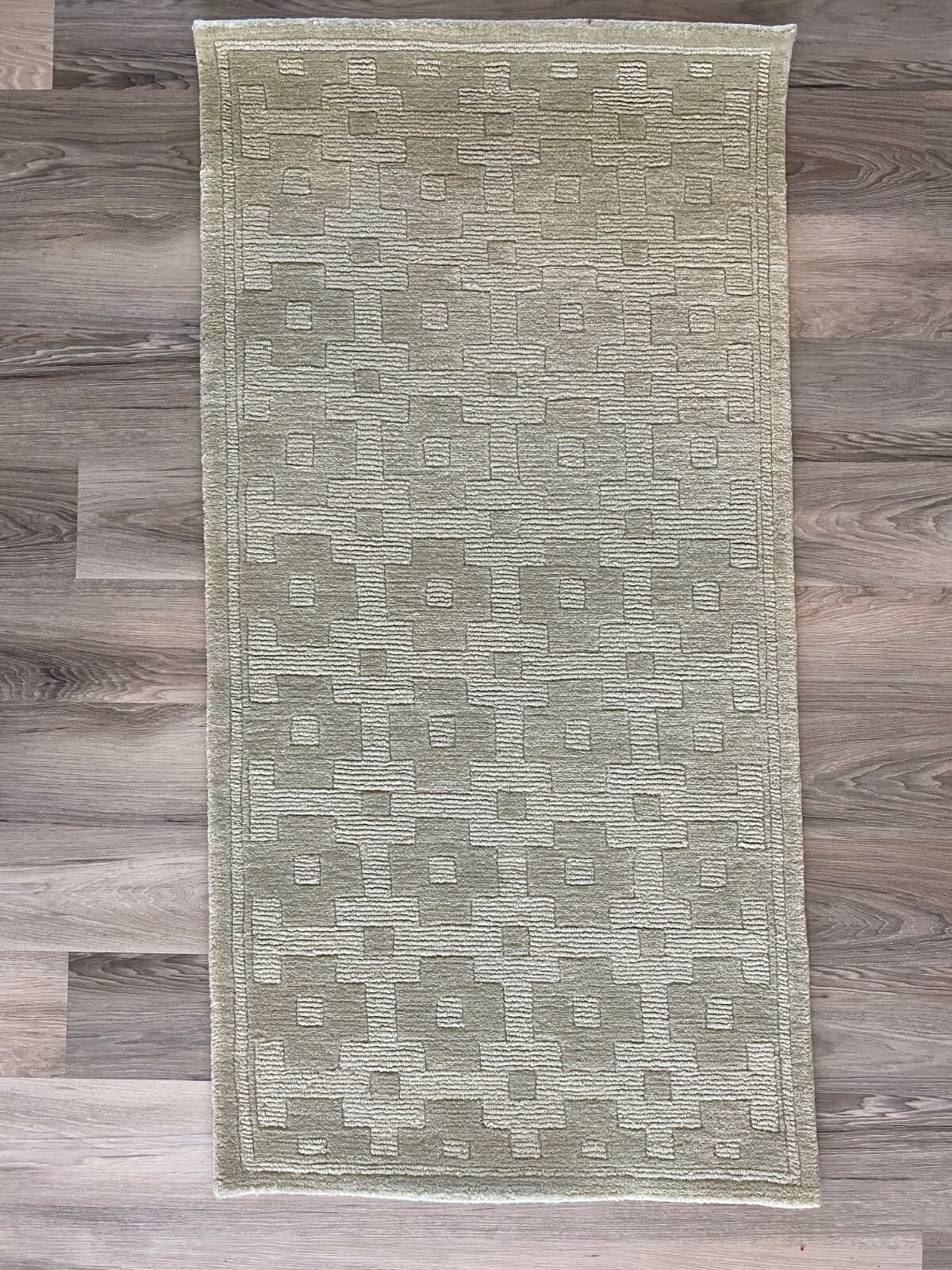 R2597 HAND CRAFTED TIBETAN WOOLEN MEDITATION RUG MADE IN NEPAL 2.4′ X 4.6′