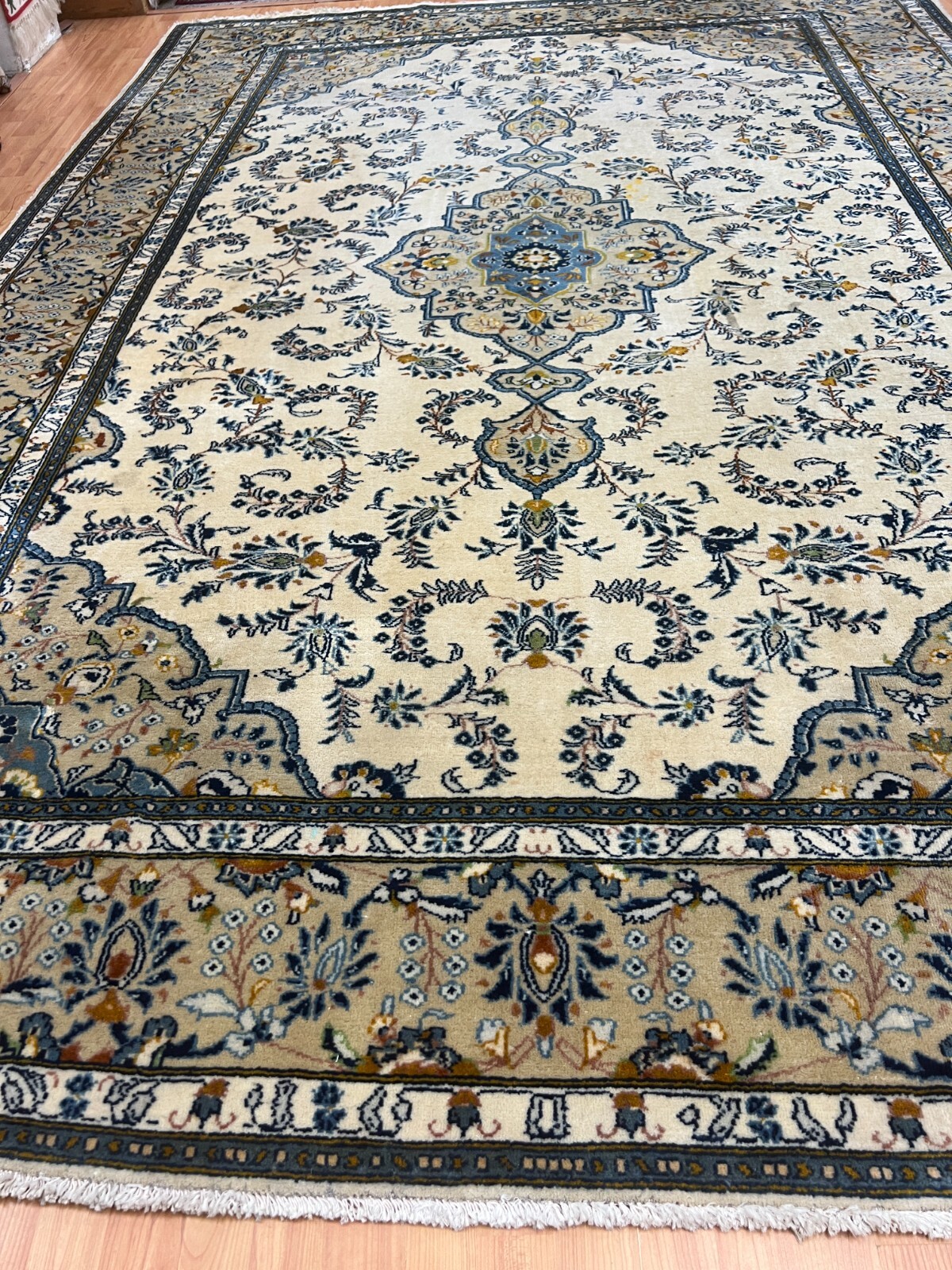 7’10” x 11’4″ Indian Kash an Oriental Rug – 1950s – Hand Made – 100% Wool