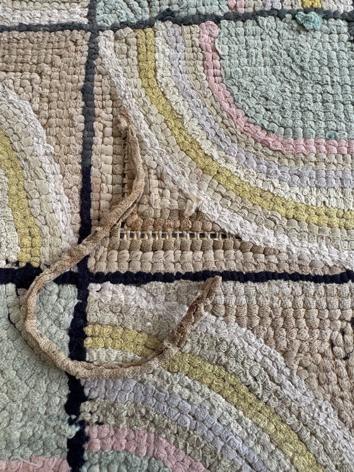 Vintage Handmade Rug 4’x29.5” Hooked Loop Cottage Shabby Country Farmhouse
