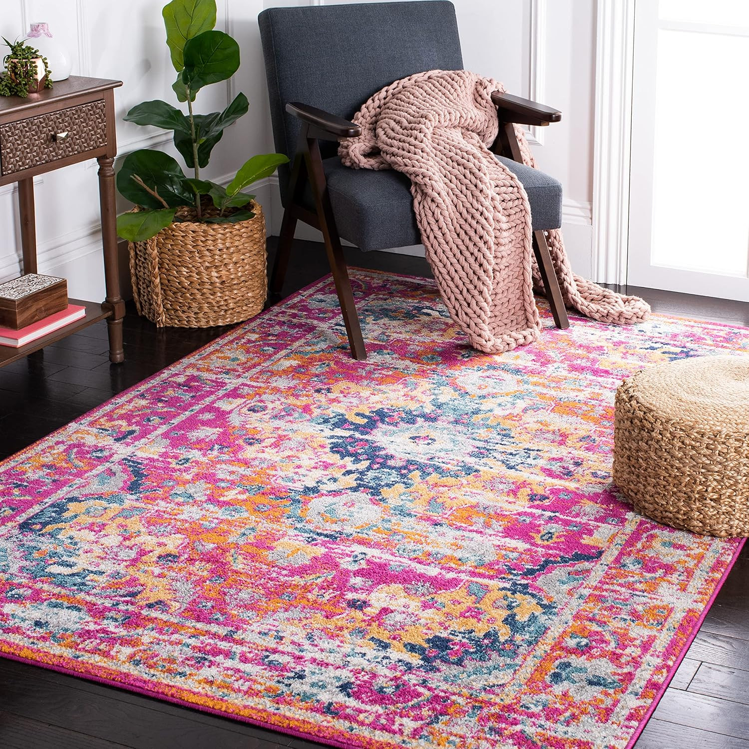 SAFAVIEH Madison Collection Area Rug – 6′ X 9′, Fuchsia & Gold, Boho Chic Medall